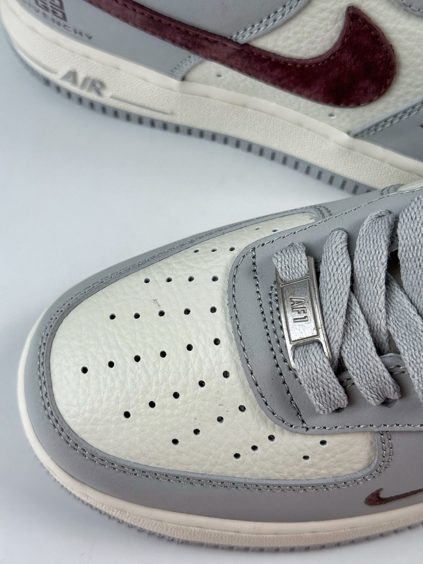 240 Nike Air Force 1 Low 07 x GIVENCHY 灰白小勾 KX2532-505
