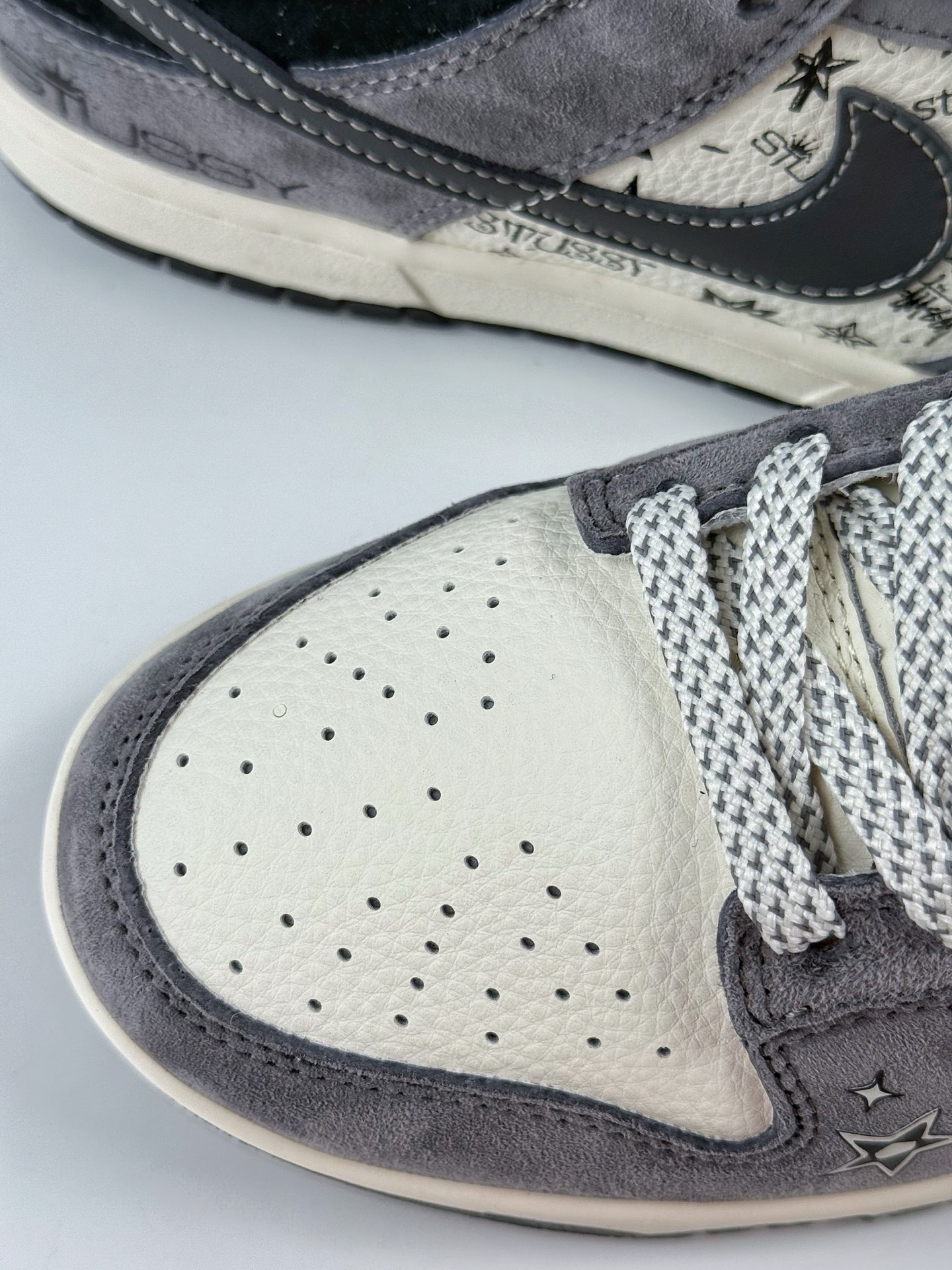 240 Nike SB Dunk Low x Stussy 灰白满天星 HS2506-229