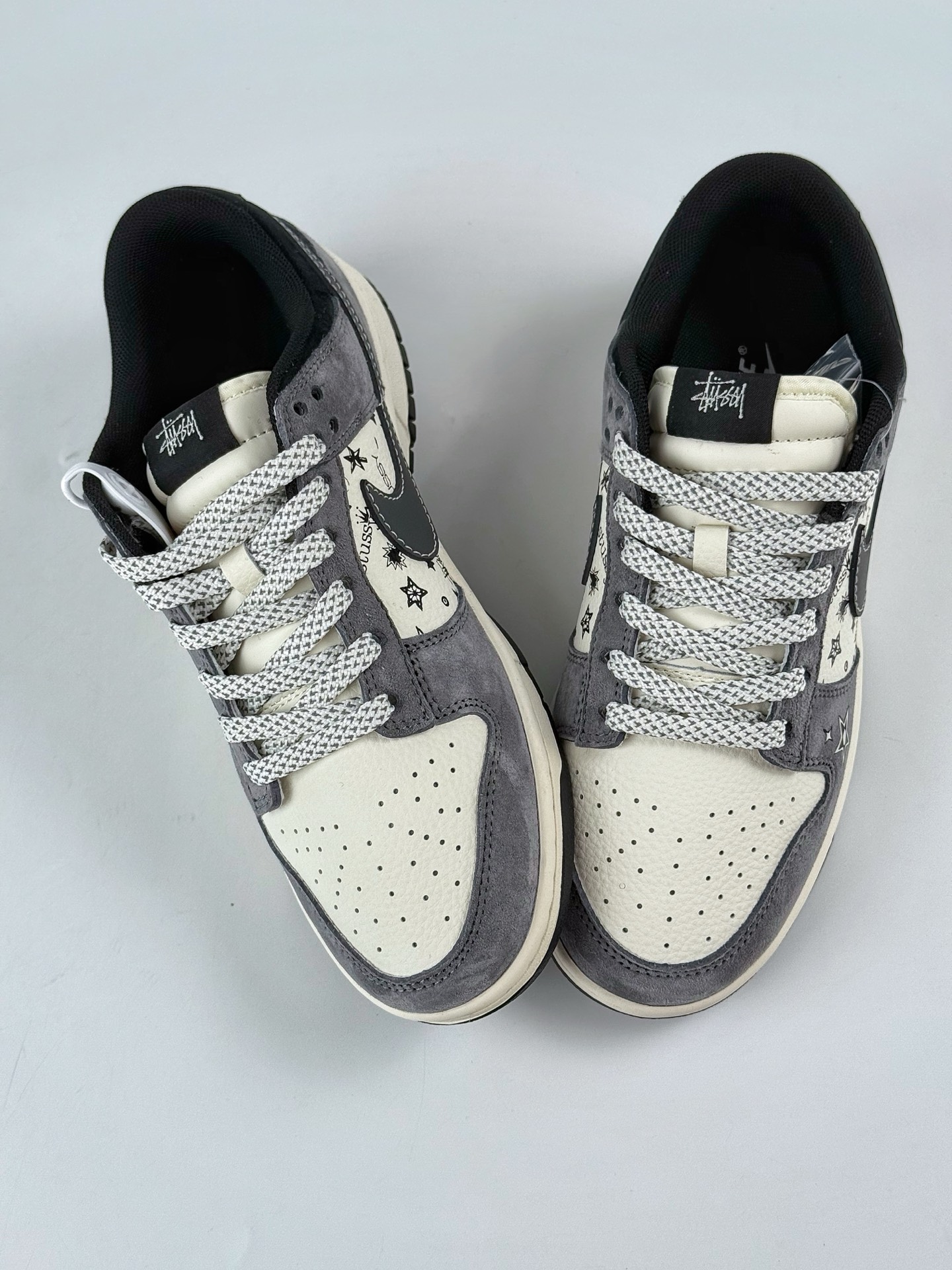 240 Nike SB Dunk Low x Stussy 灰白满天星 HS2506-229