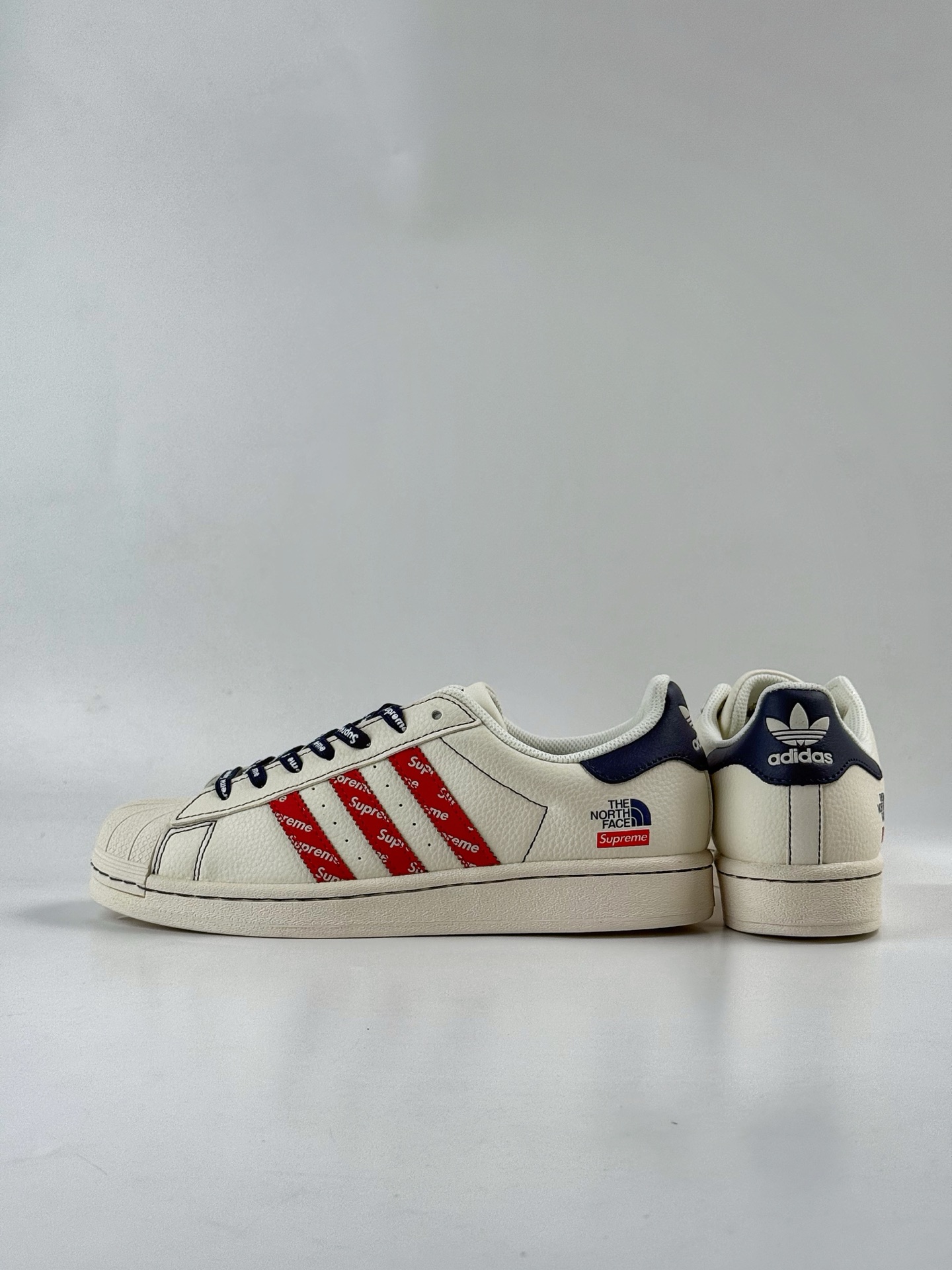 220 AD Originals Superstar x The North Face x Superme 白红蓝 QC2604