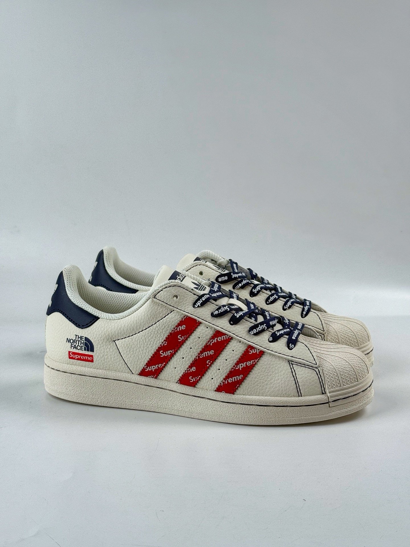 220 AD Originals Superstar x The North Face x Superme 白红蓝 QC2604