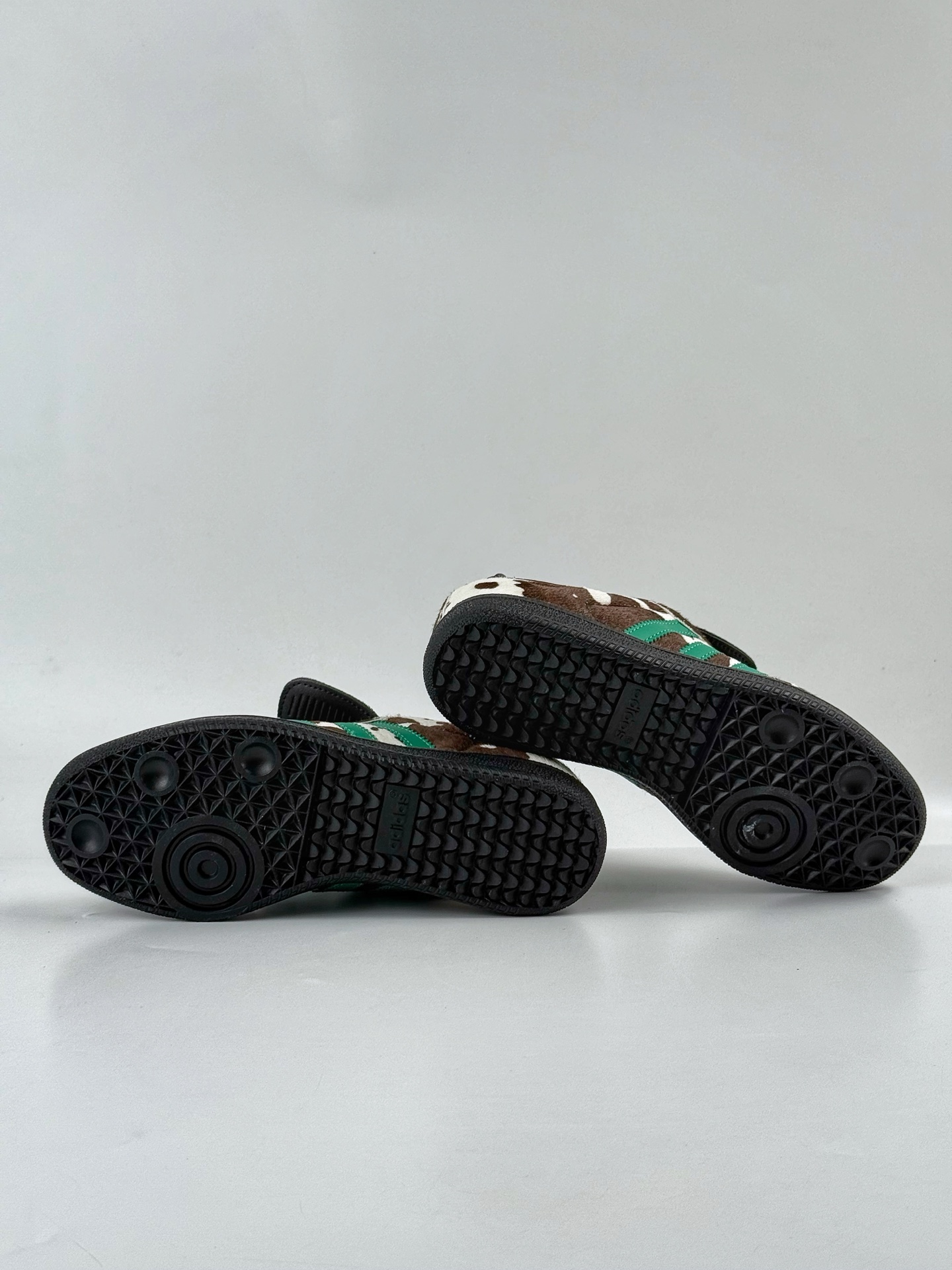 200 Addis Original Samba 复古单品 复古桑巴板鞋 JS3930