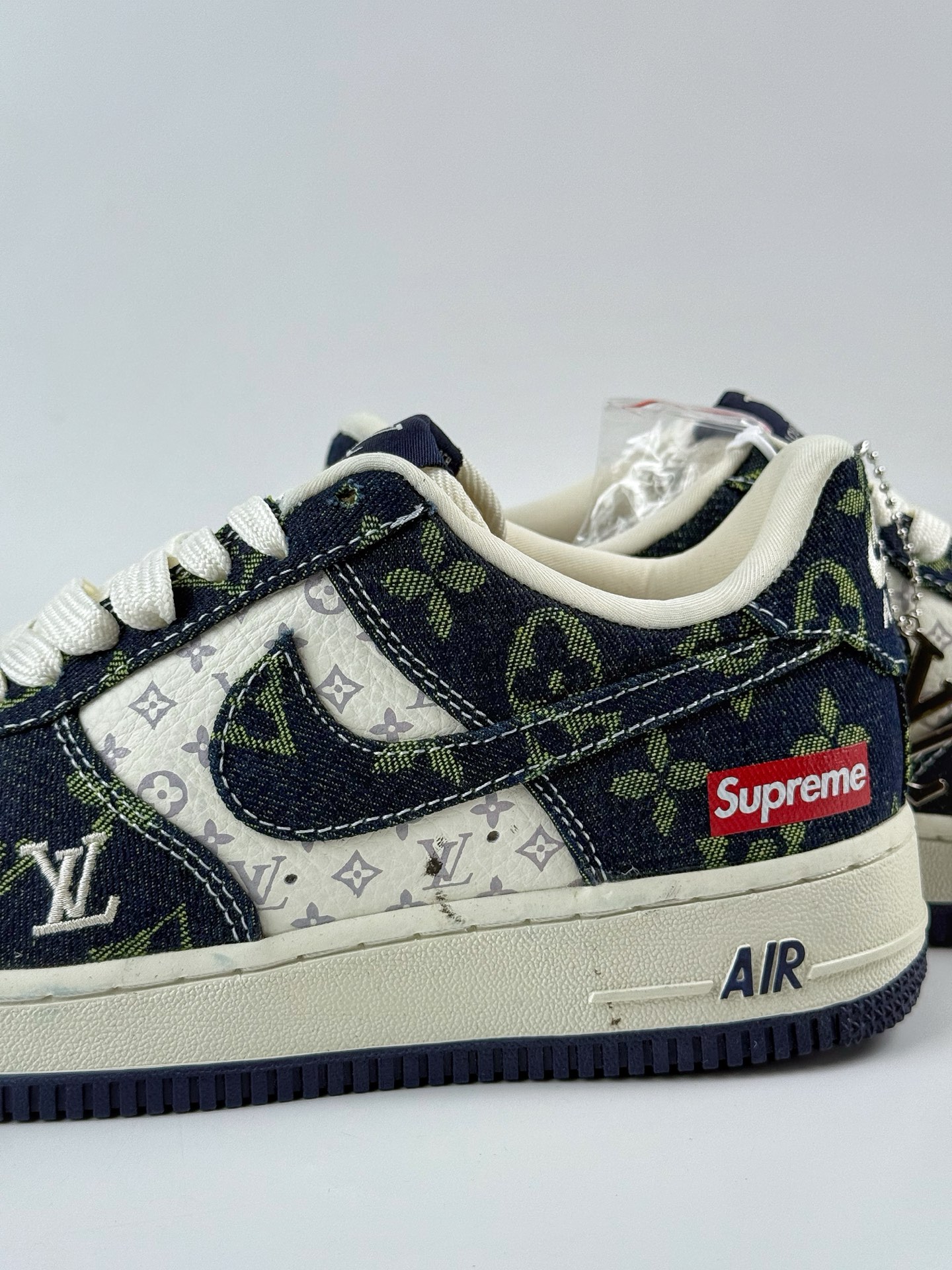 260 Nike Air Force 1 Low 07 x Louis Vuitton x Superme 黑白 YF9511-819