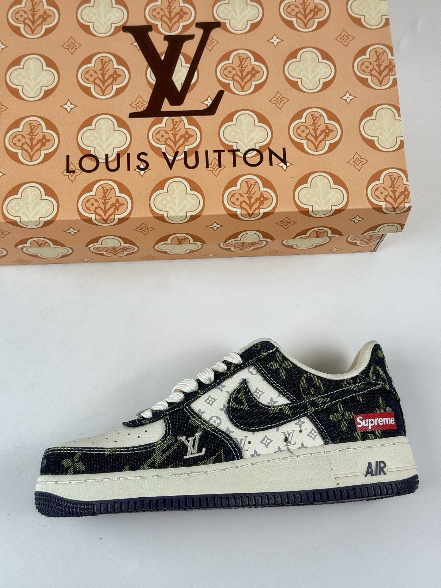 260 Nike Air Force 1 Low 07 x Louis Vuitton x Superme 黑白 YF9511-819