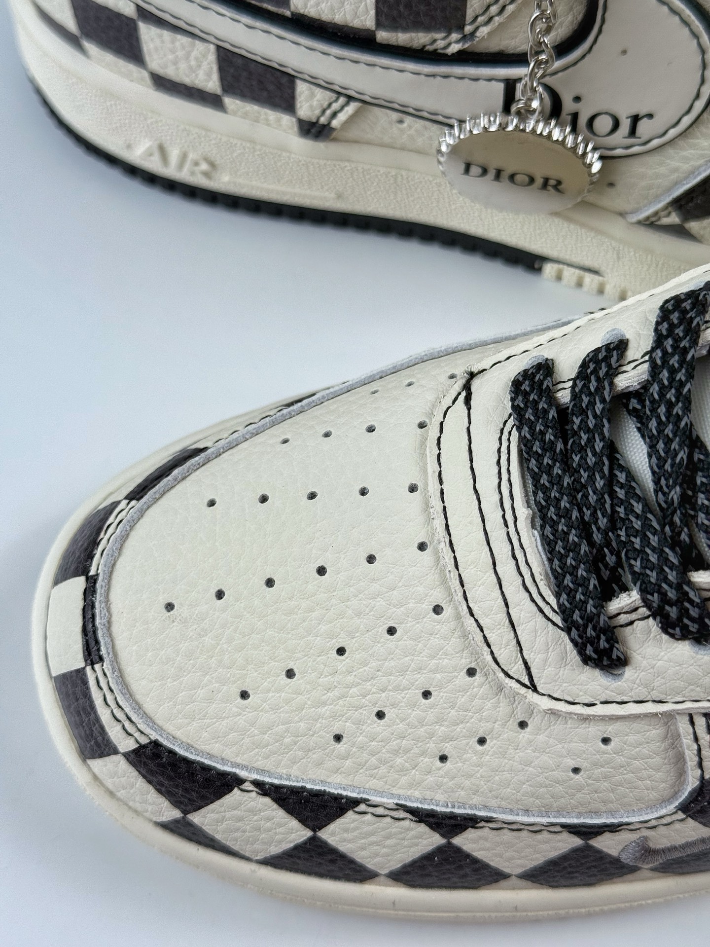 260 Nike Air Force 1 Low 07 x DIOR 白黑方格满天星 KJ1688-022