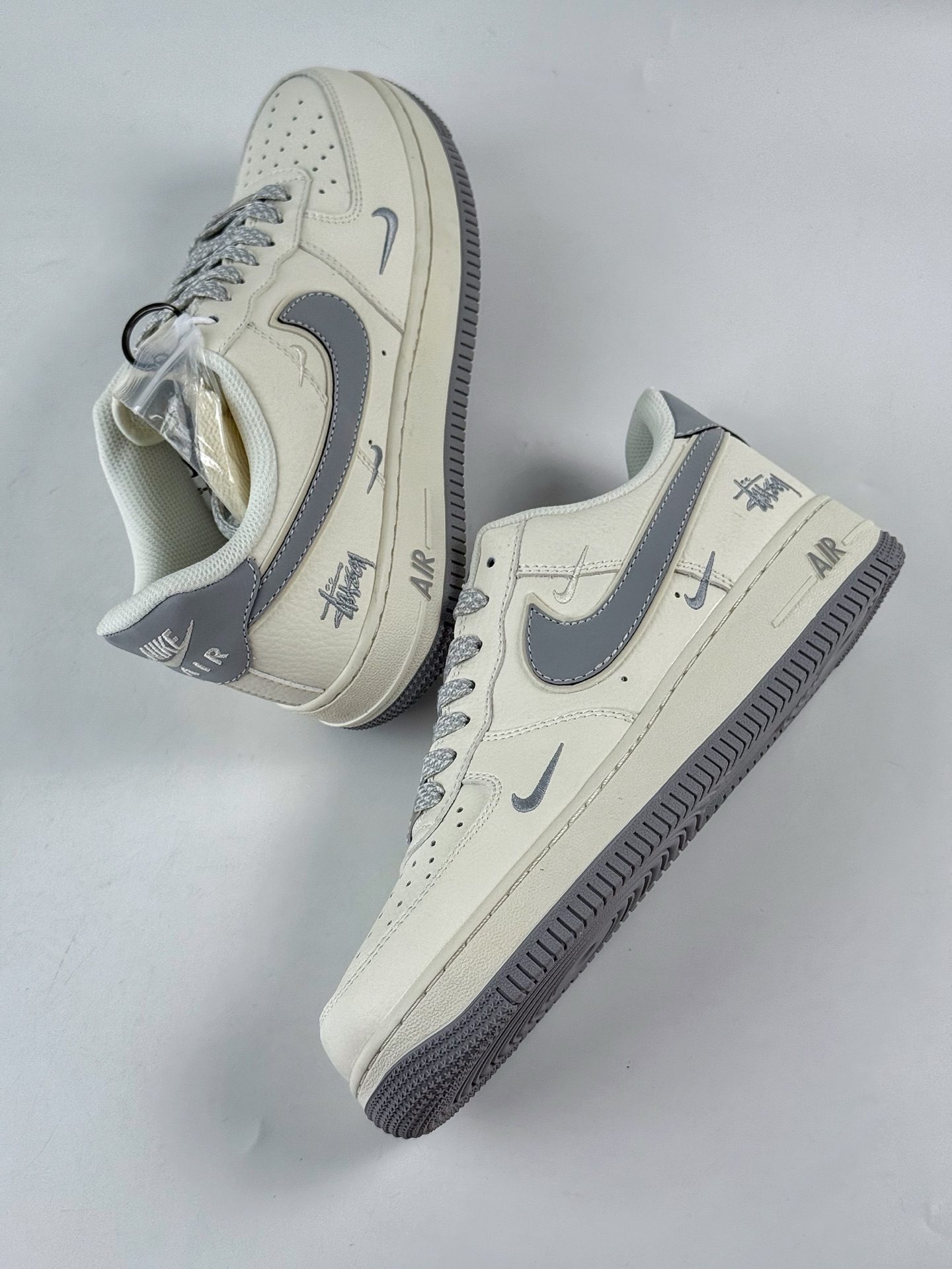 260 Nike Air Force 1 Low 07 x Stussy 白灰三小勾满天星 CS5288-040