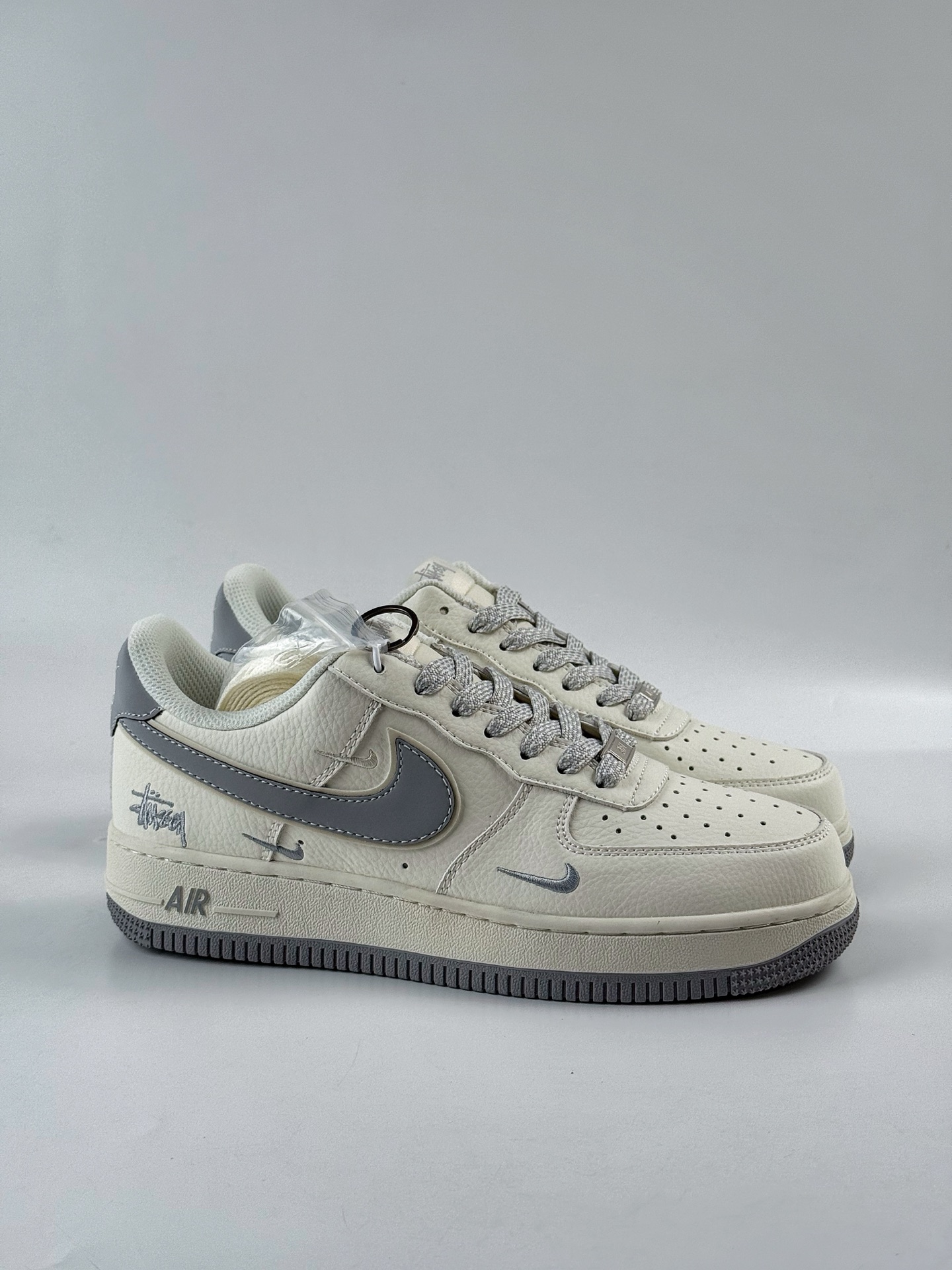 260 Nike Air Force 1 Low 07 x Stussy 白灰三小勾满天星 CS5288-040