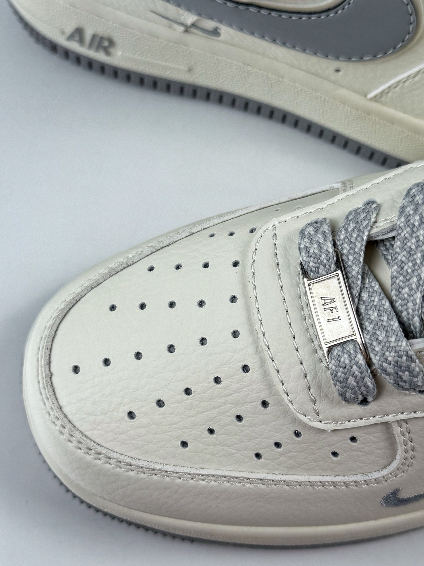 260 Nike Air Force 1 Low 07 x Stussy 白灰三小勾满天星 CS5288-040