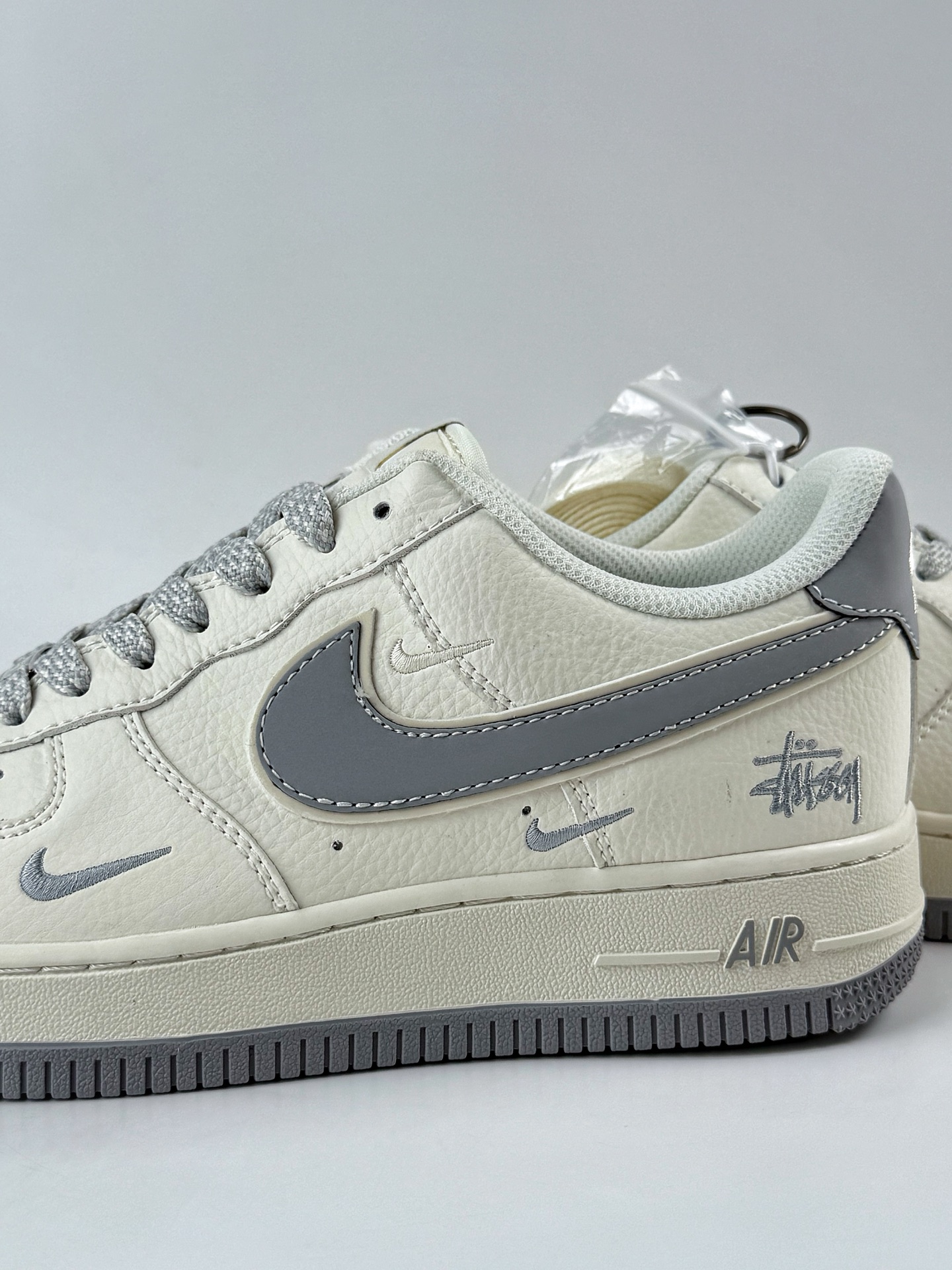 260 Nike Air Force 1 Low 07 x Stussy 白灰三小勾满天星 CS5288-040