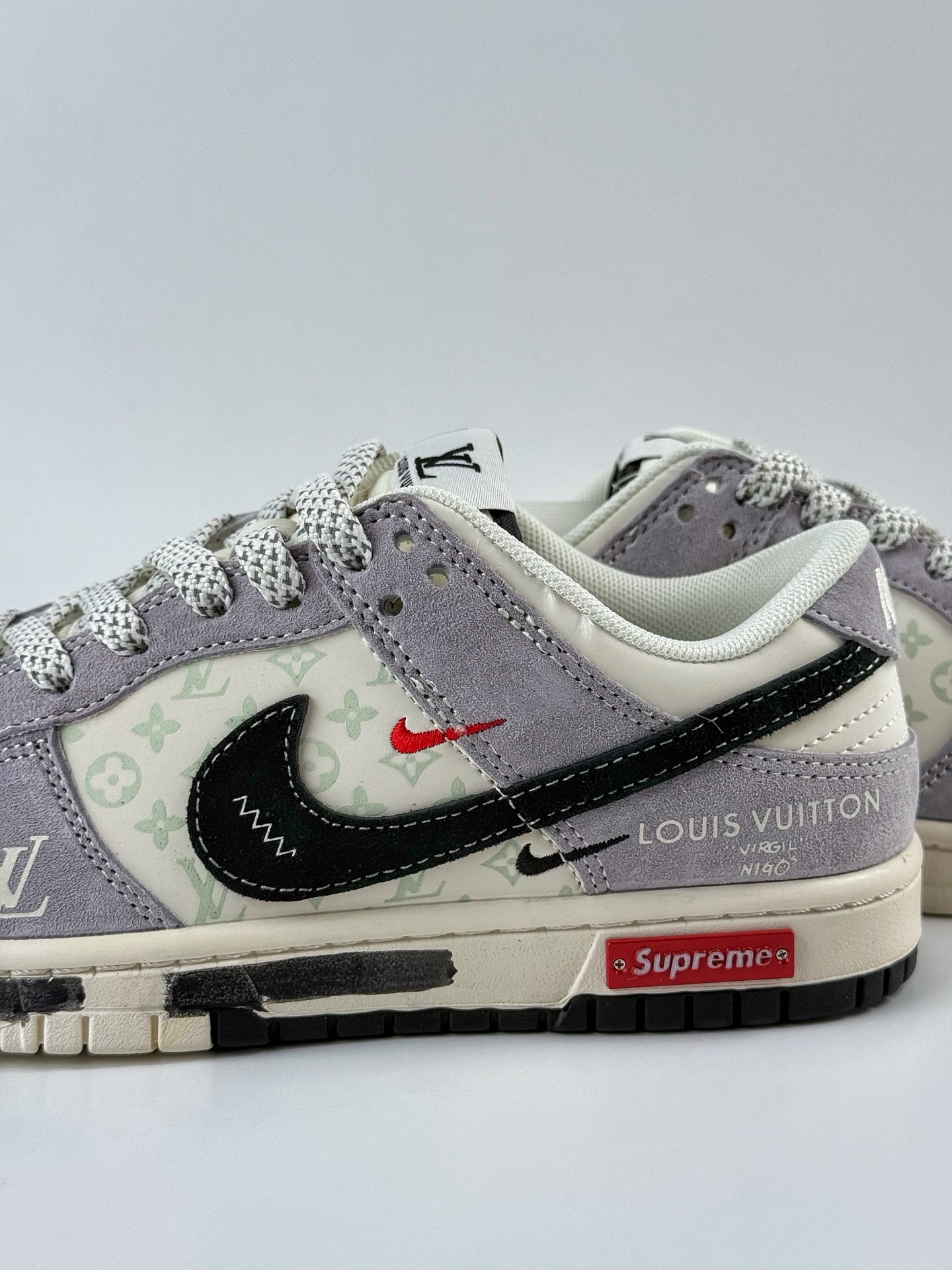 280 Nike SB Dunk Low x Louis Vuitton x Superme 灰白黑双小勾满天星 CX5050-Y18