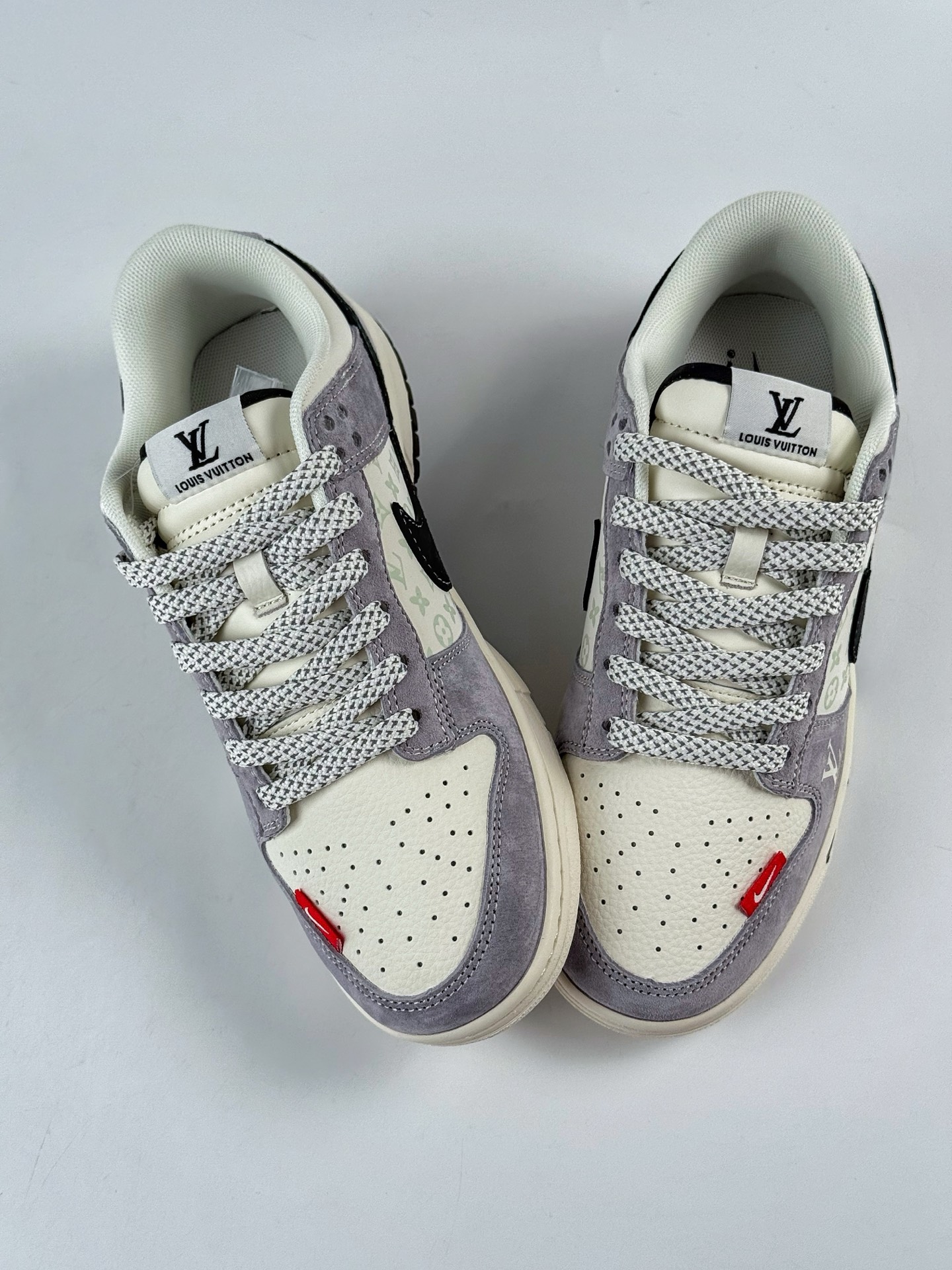 280 Nike SB Dunk Low x Louis Vuitton x Superme 灰白黑双小勾满天星 CX5050-Y18