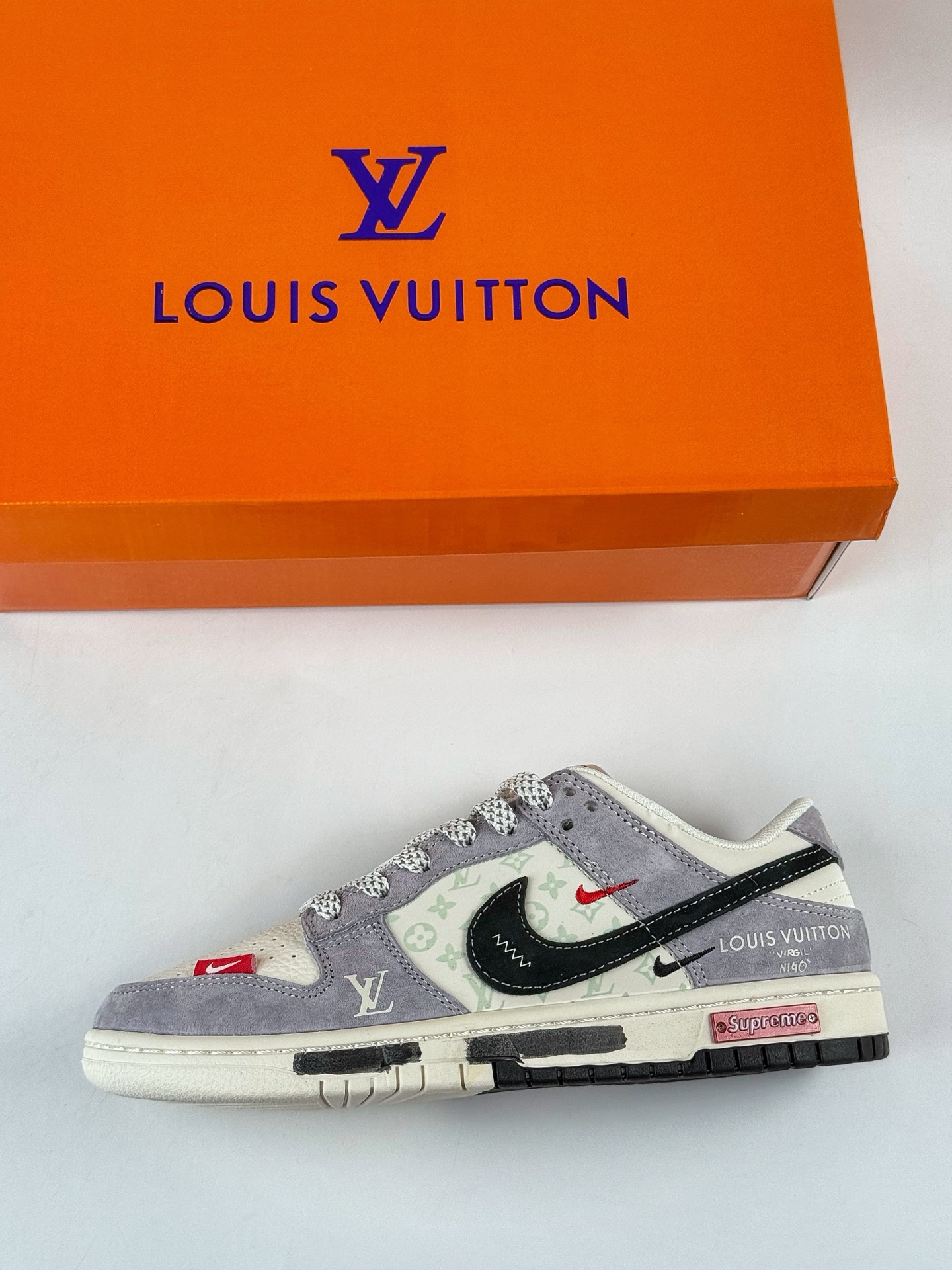 280 Nike SB Dunk Low x Louis Vuitton x Superme 灰白黑双小勾满天星 CX5050-Y18
