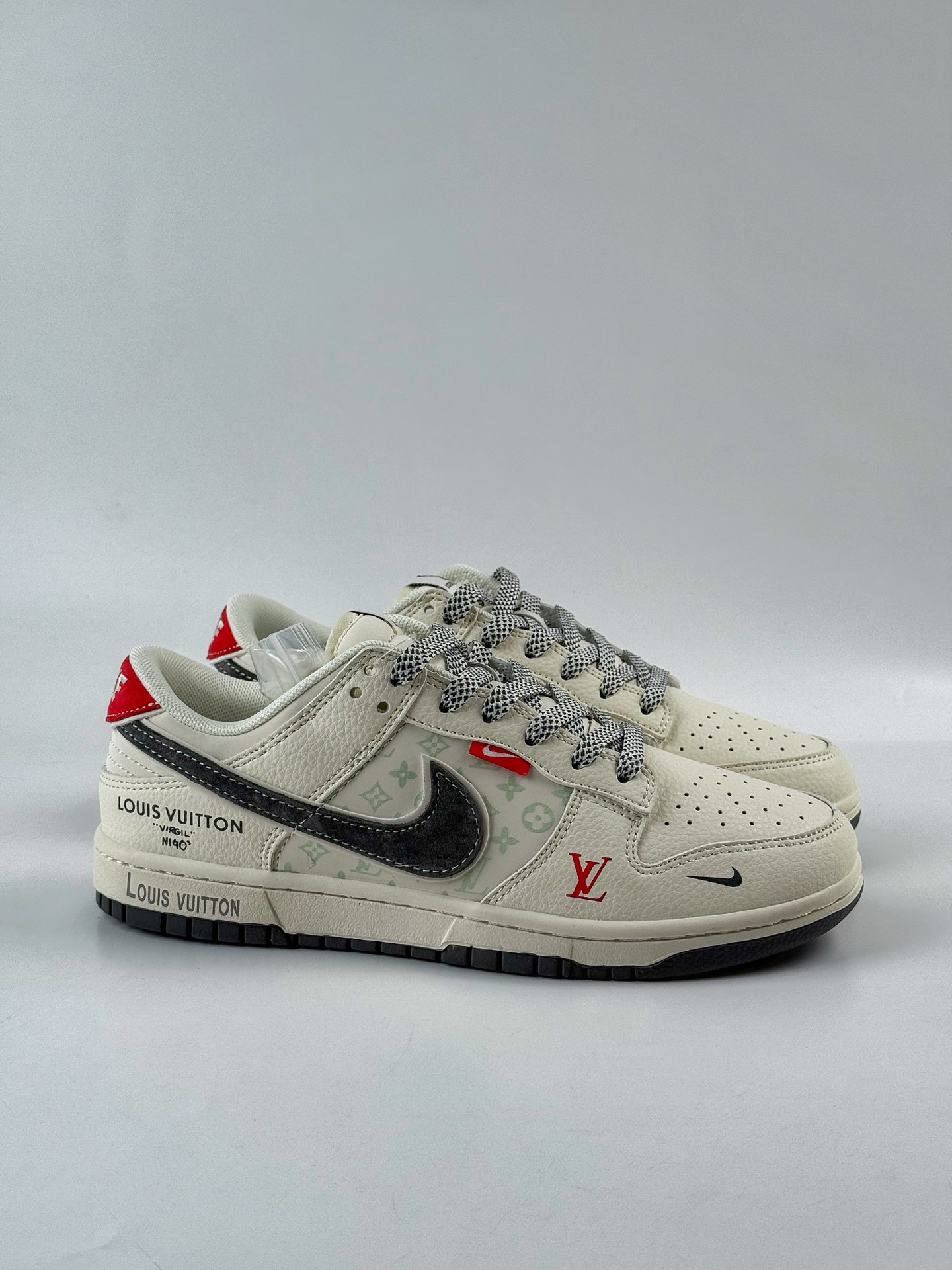 280 Nike SB Dunk Low x Louis Vuitton 白灰小勾满天星 HT5088-606