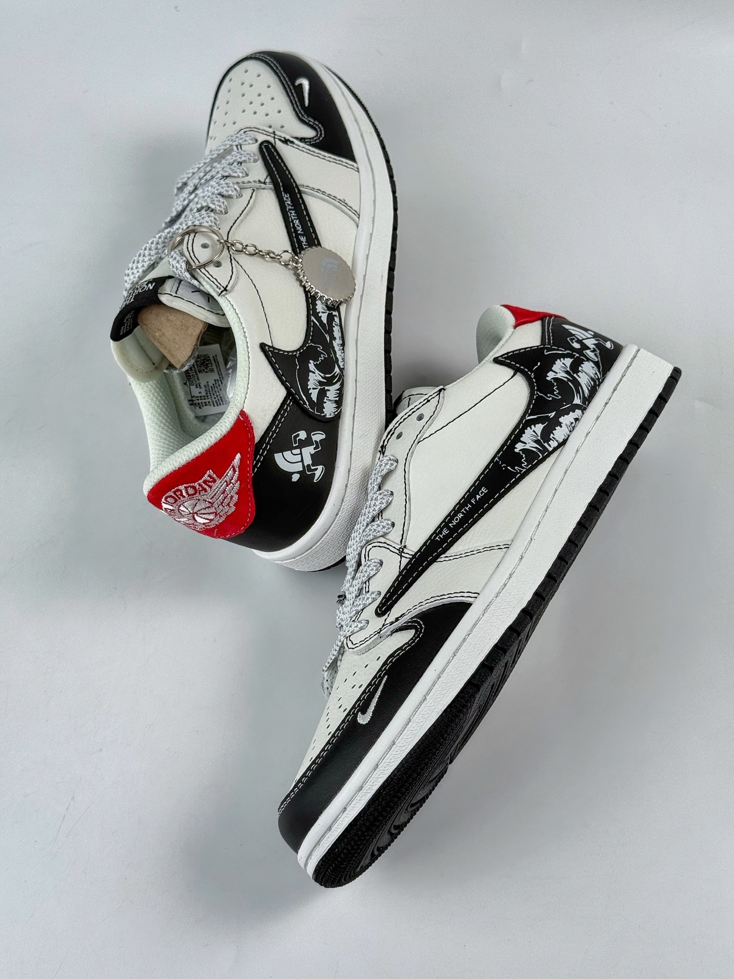 280 Travis Scott x Nike Air Jordan 1 Low x The North Face Air Jordan 1 Low 反转黑白小勾满天星倒钩 DZ5899-028