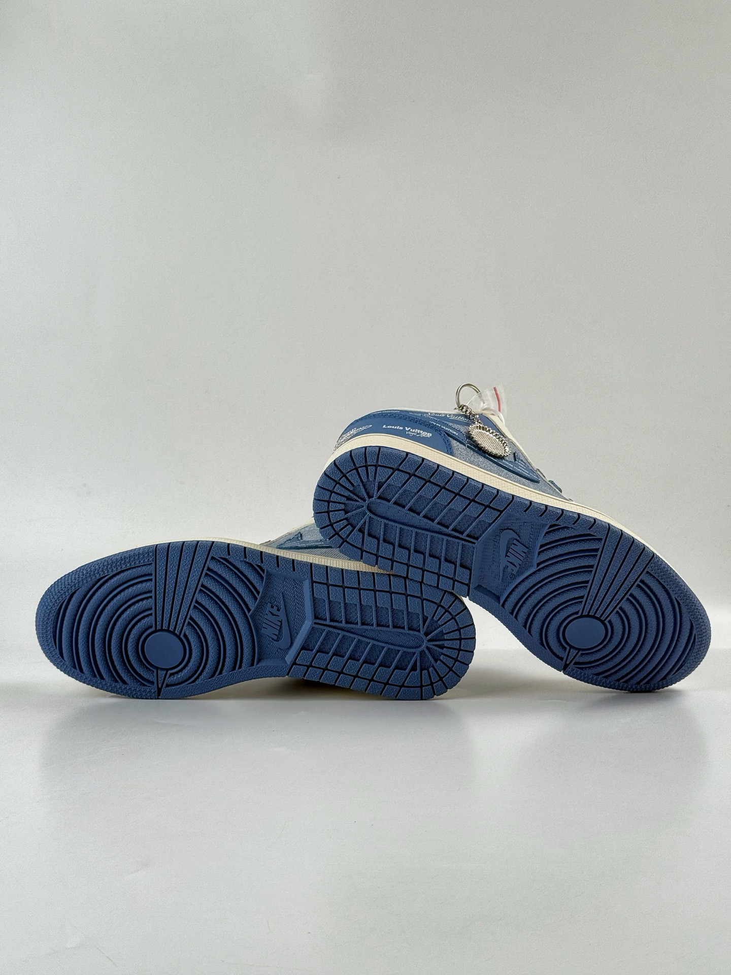 280 Nike Jordan Air Jordan 1 x Louis Vuitton 白蓝牛仔小勾 QD1988-003