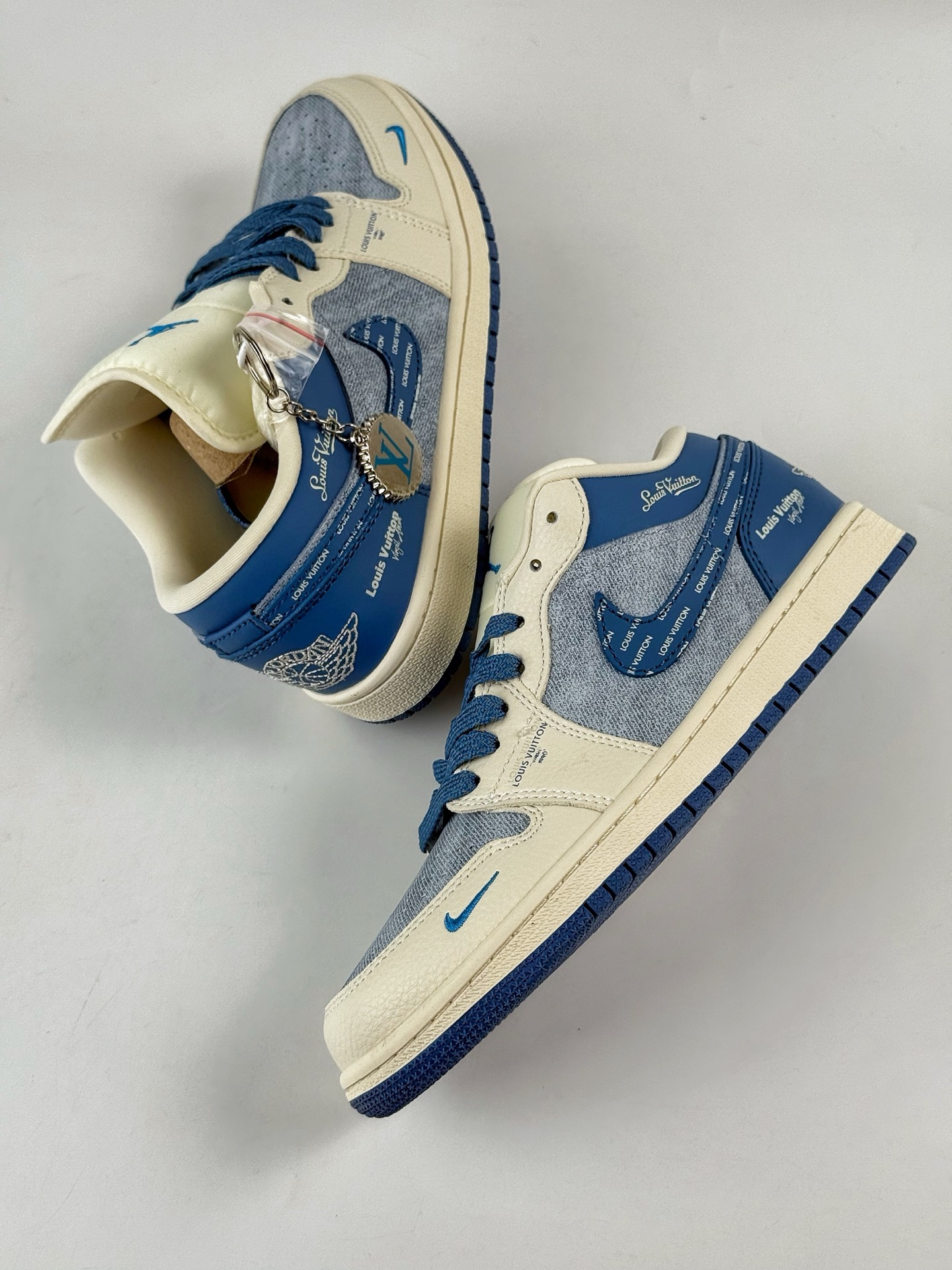 280 Nike Jordan Air Jordan 1 x Louis Vuitton 白蓝牛仔小勾 QD1988-003