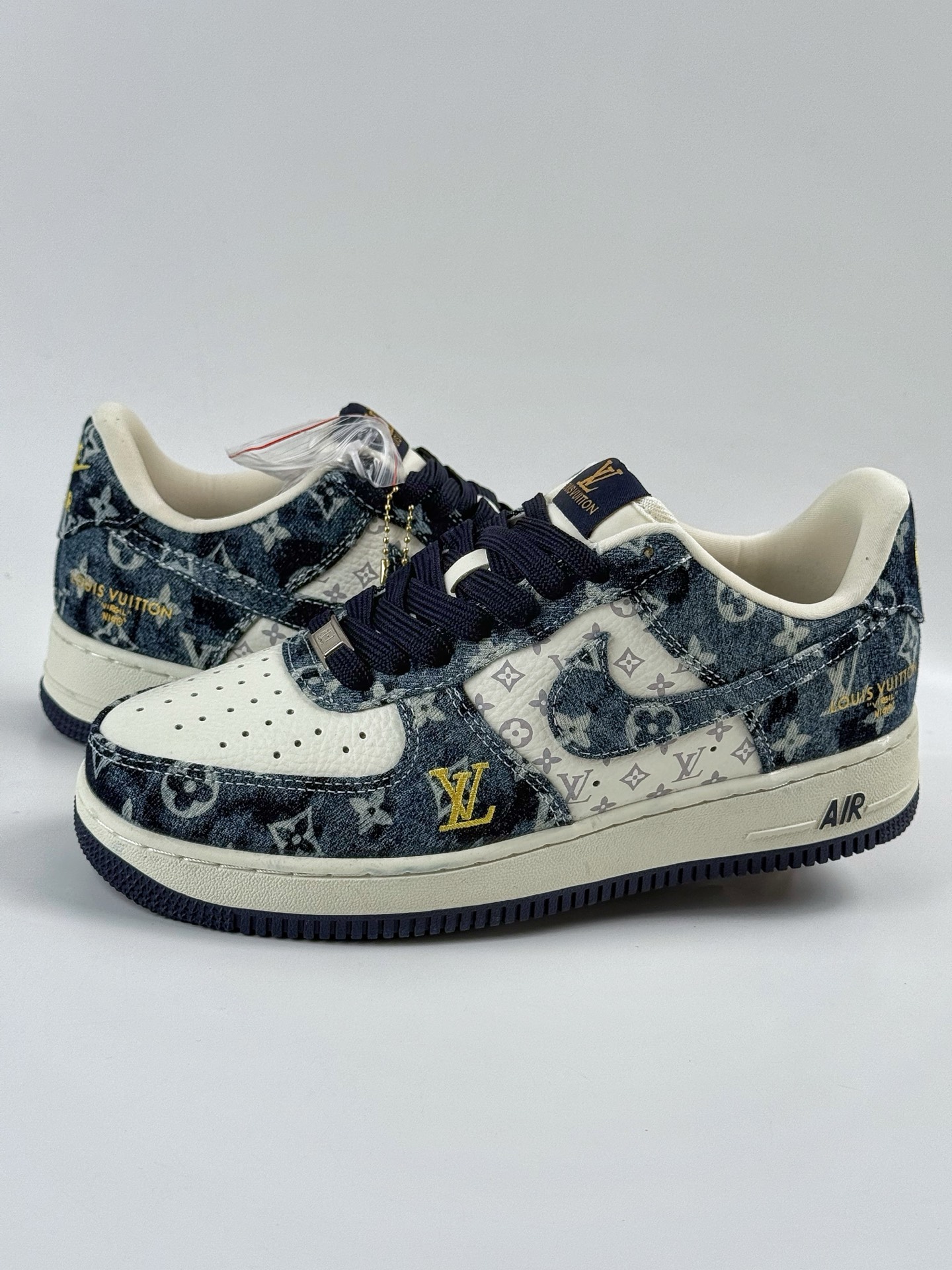 260 Nike Air Force 1 Low 07 x Louis Vuitton 蓝白牛仔 YF9511-820