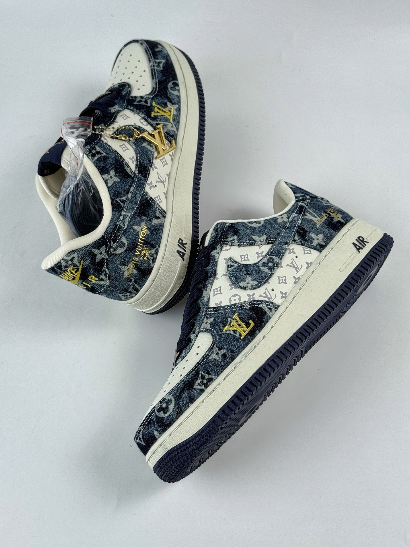 260 Nike Air Force 1 Low 07 x Louis Vuitton 蓝白牛仔 YF9511-820