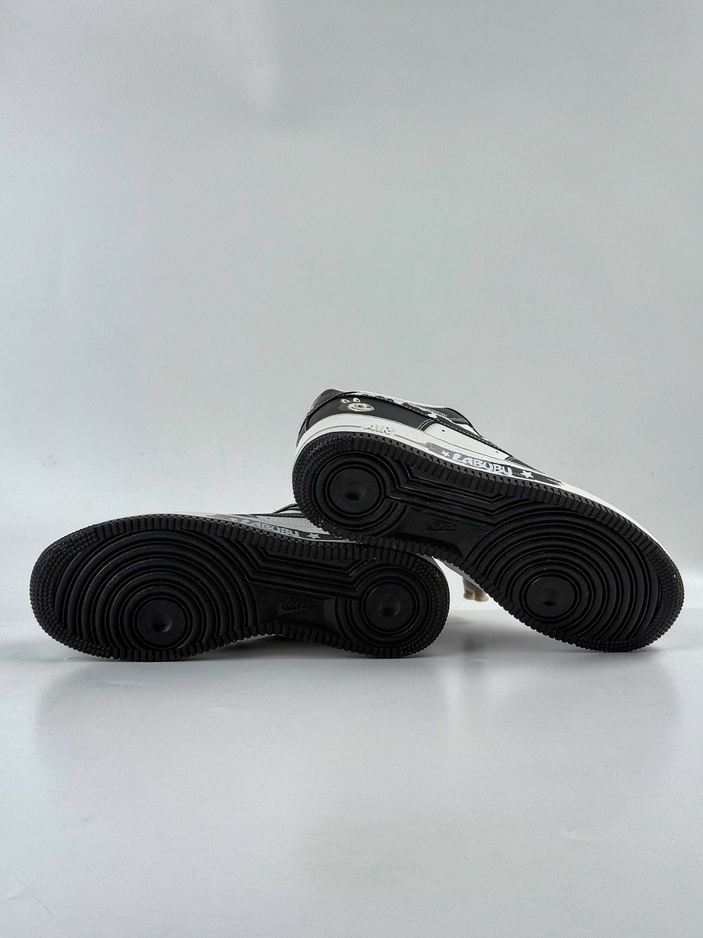 260 Nike Air Force 1 Low 07 x LABUBU 黑白 KJ5188-001