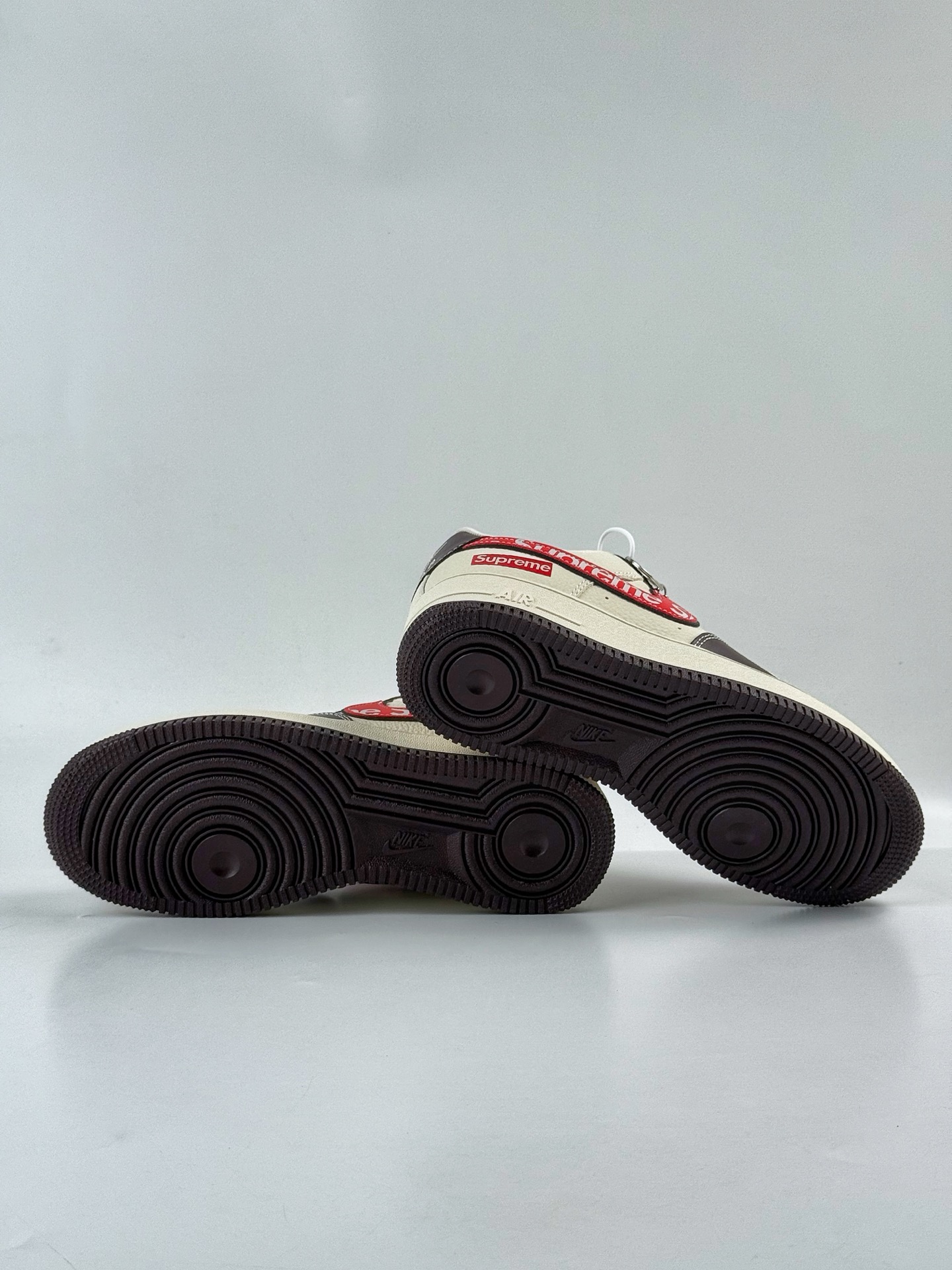 260 Nike Air Force 1 Low 07 x Superme 棕白红小勾满天星 KJ1688-019