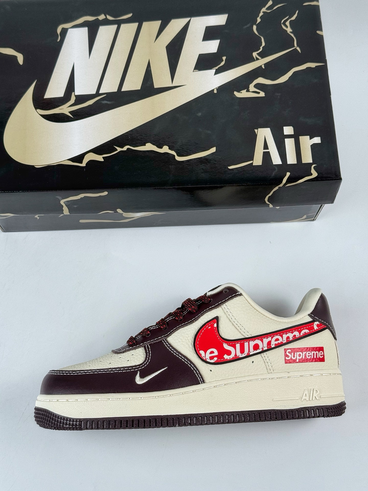 260 Nike Air Force 1 Low 07 x Superme 棕白红小勾满天星 KJ1688-019