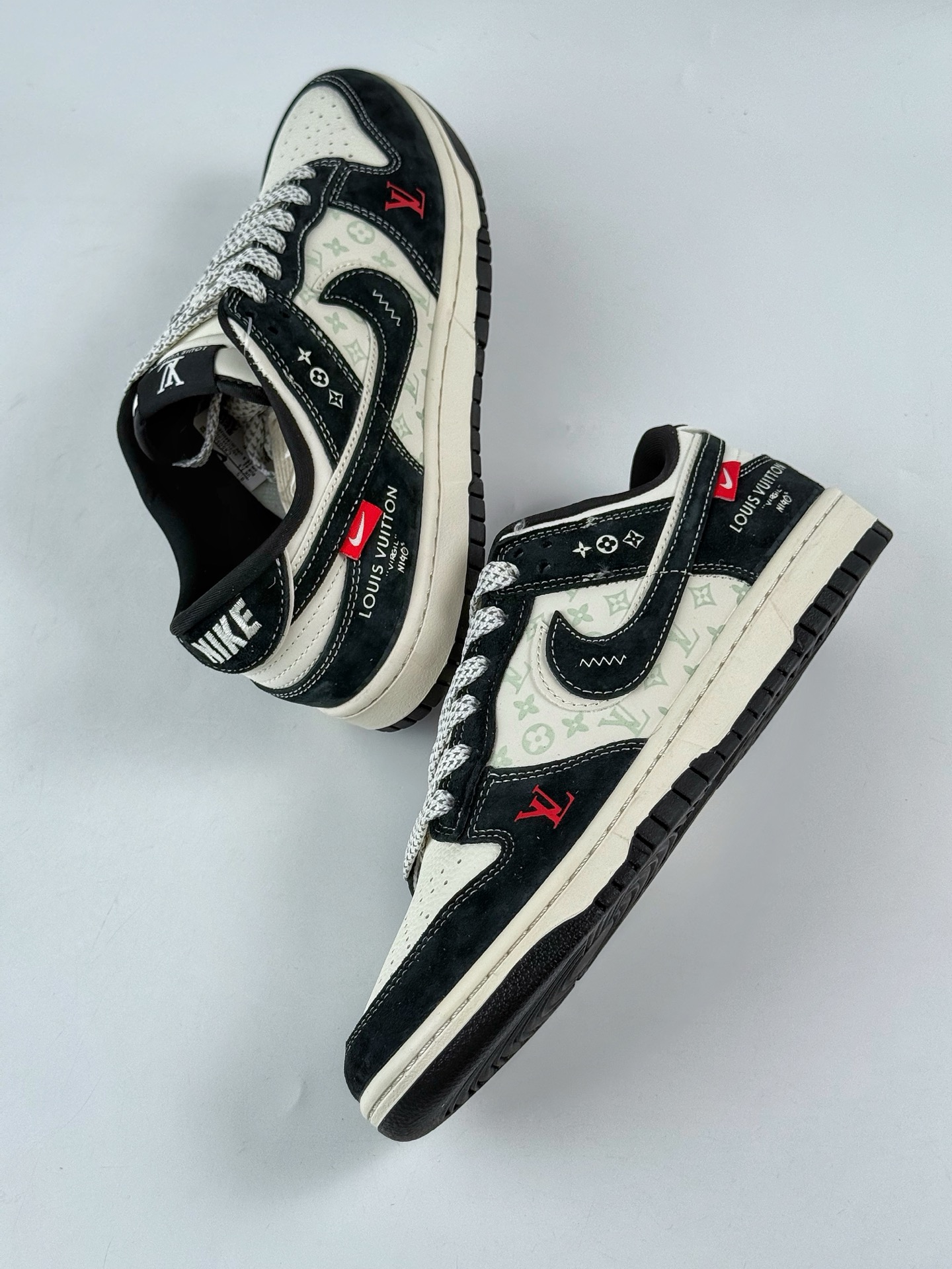 280 Nike SB Dunk Low x Louis Vuitton 黑白双勾满天星 CX5050-Y22