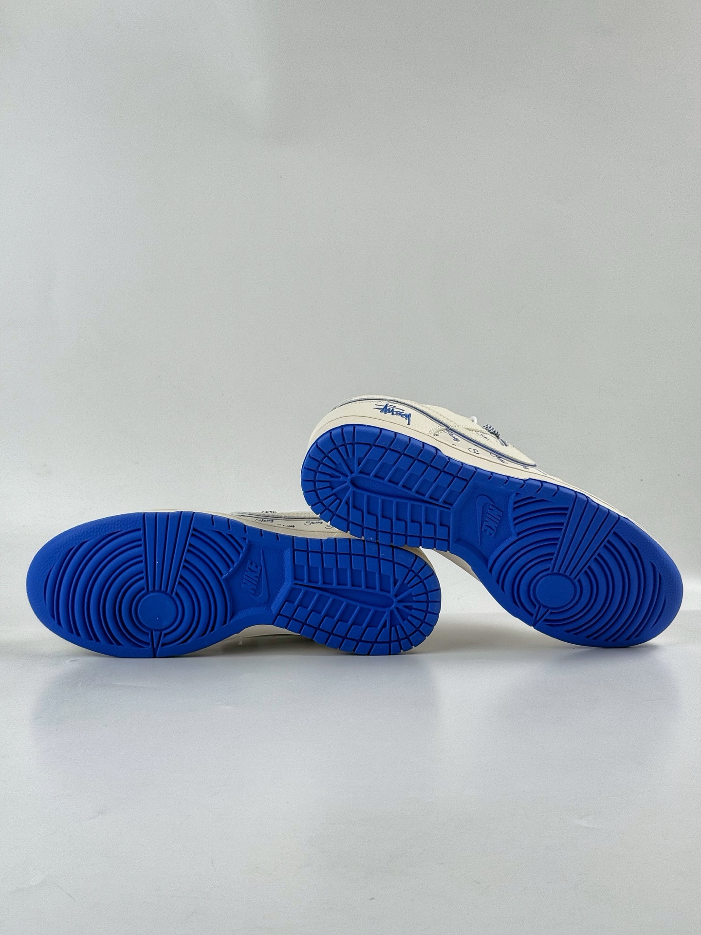 280 Nike SB Dunk Low x Stussy 白蓝小勾满天星 JP1628-022