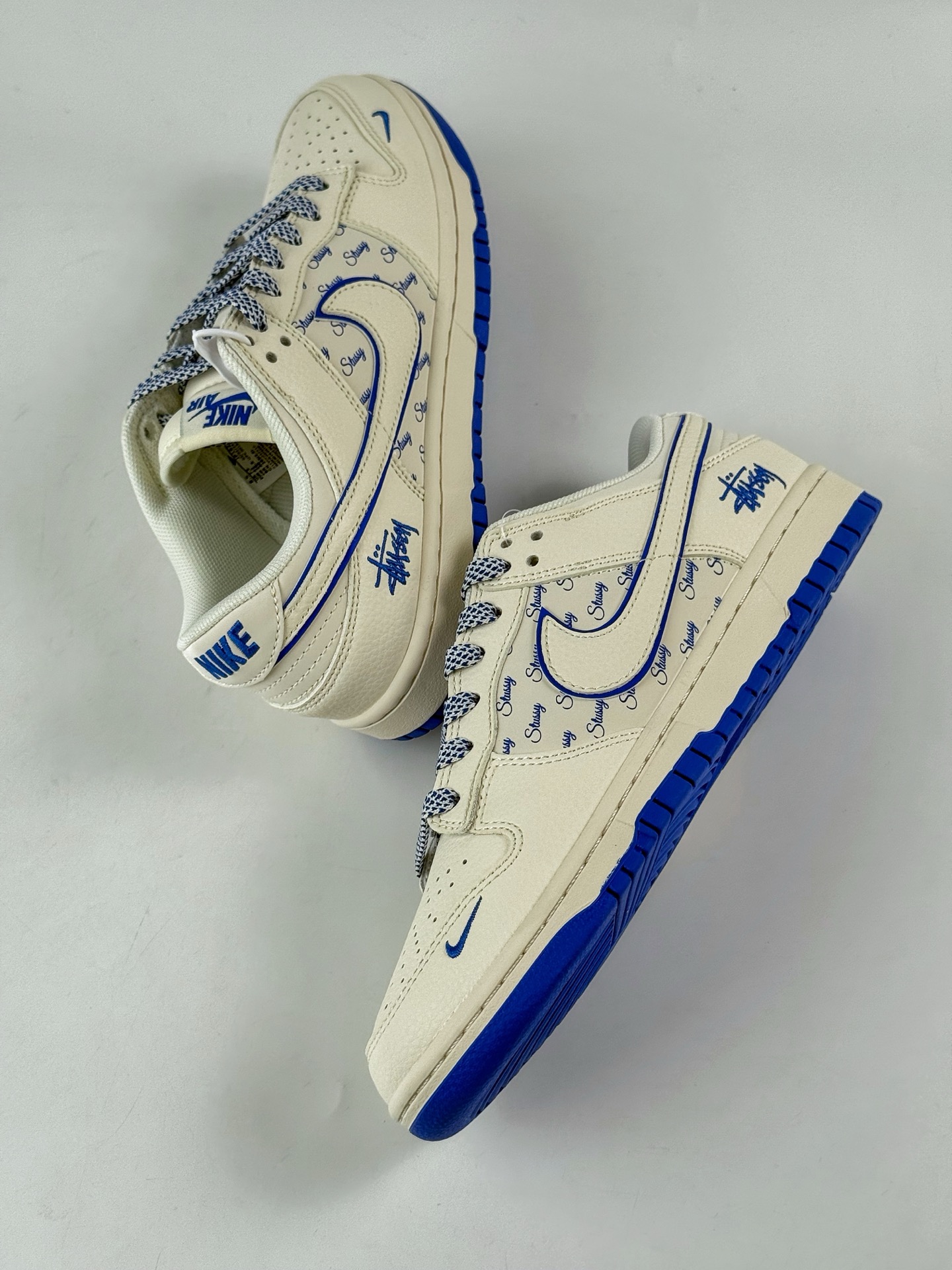 280 Nike SB Dunk Low x Stussy 白蓝小勾满天星 JP1628-022