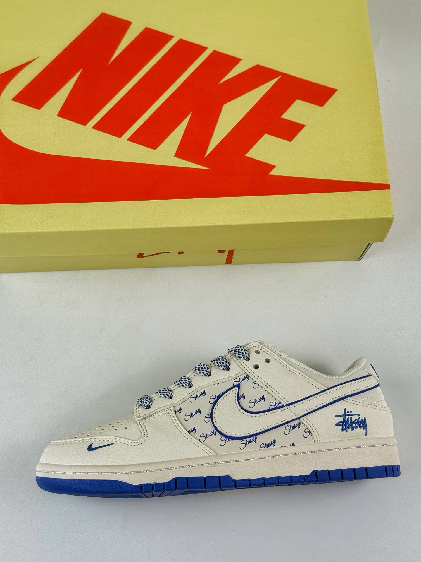 280 Nike SB Dunk Low x Stussy 白蓝小勾满天星 JP1628-022