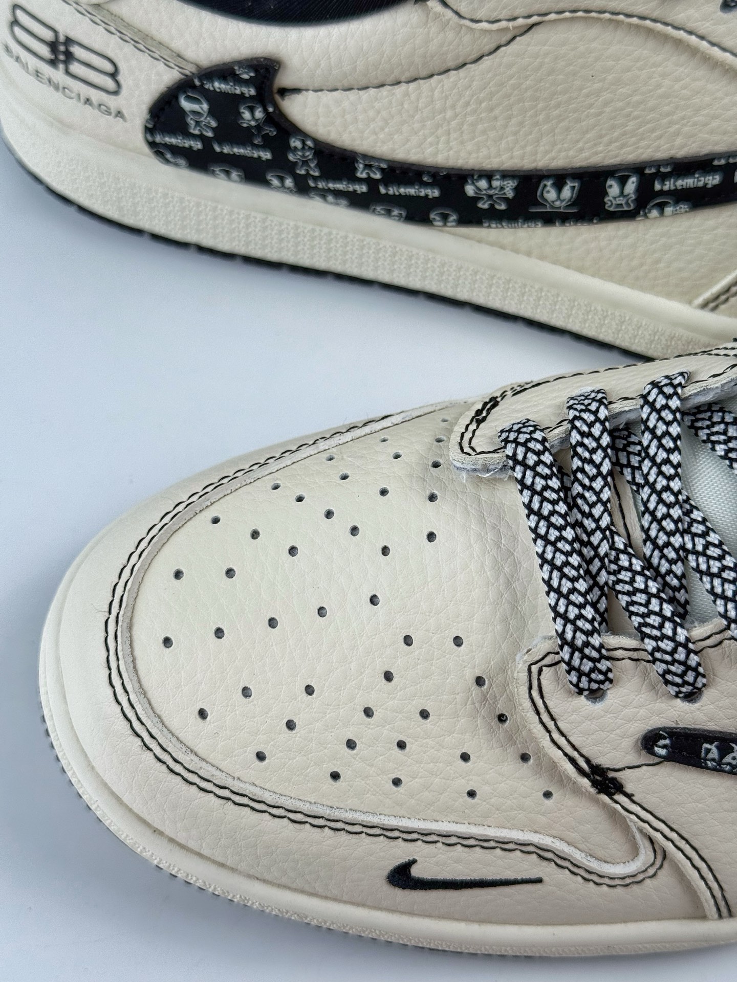 280 Travis Scott x Nike Air Jordan 1 Low x Balenciaga Air Jordan 1 Low 反转米黑小勾满天星倒钩 DS2025-002