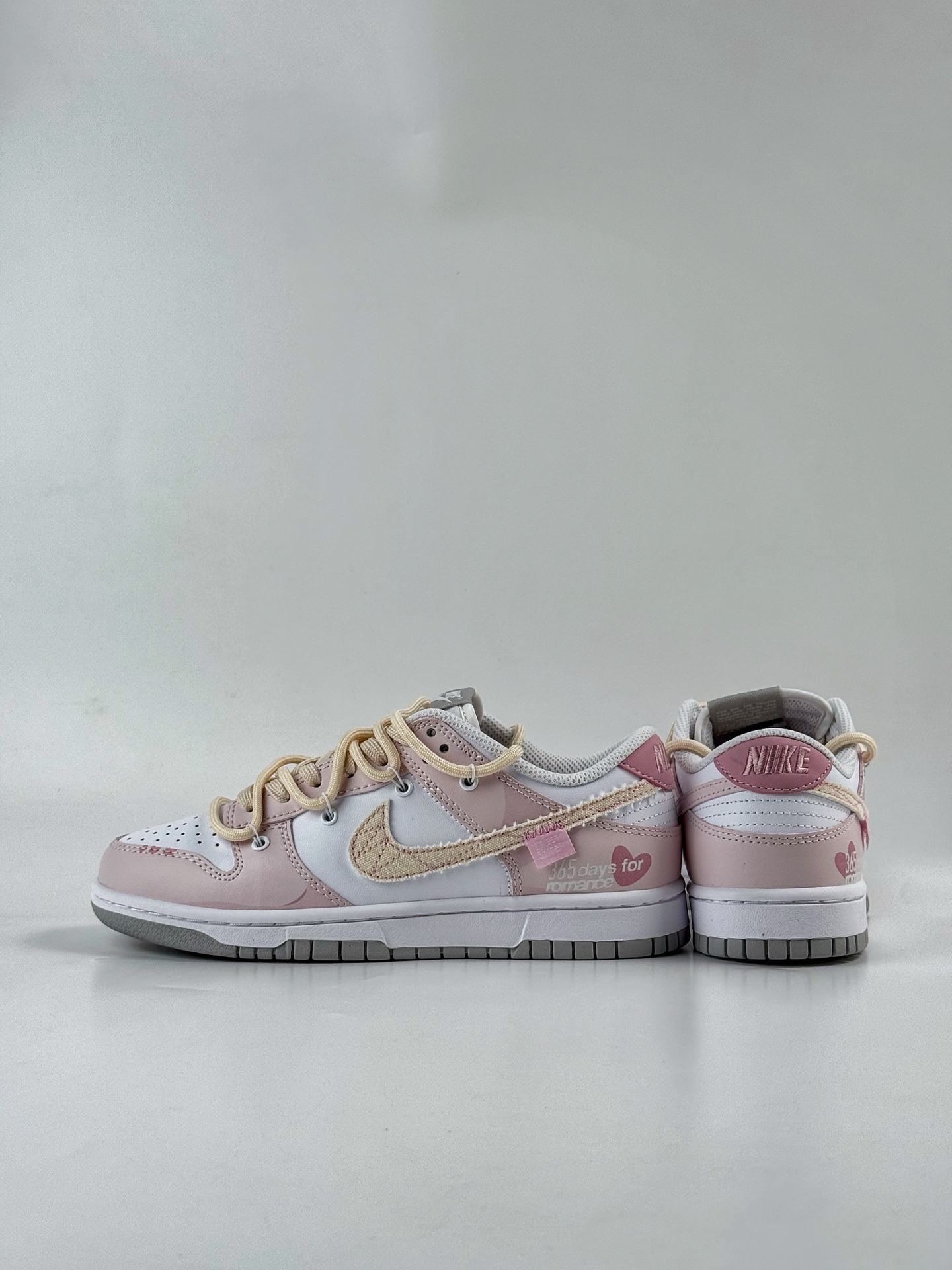 260 Nike SB Dunk Low 甜心狙击 粉白 DD1391-103
