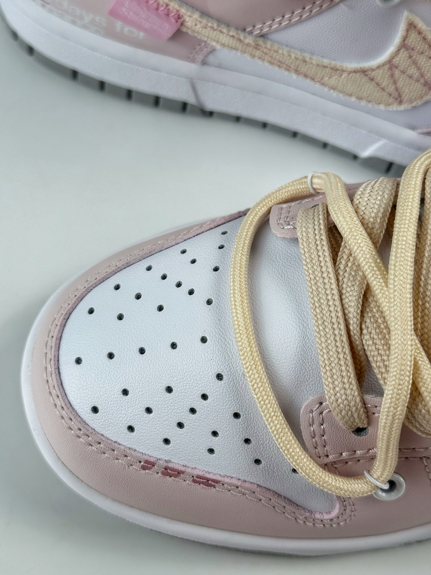 260 Nike SB Dunk Low 甜心狙击 粉白 DD1391-103