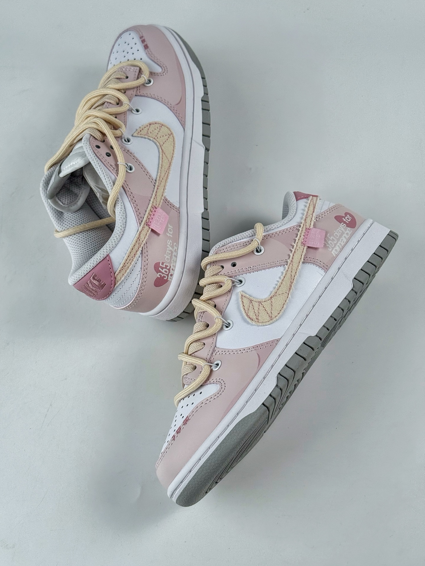 260 Nike SB Dunk Low 甜心狙击 粉白 DD1391-103