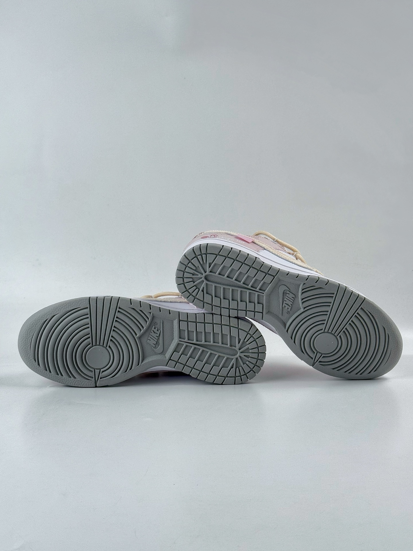 260 Nike SB Dunk Low 甜心狙击 粉白 DD1391-103