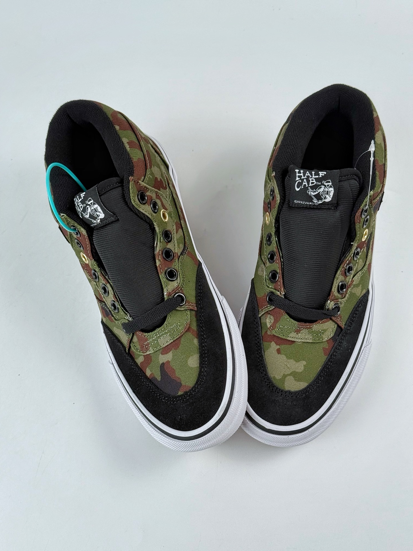 220 Vans Half Cab Victoria迷彩军绿职业滑板鞋时尚休闲 中帮 板鞋 VN000DZ3BLKYK