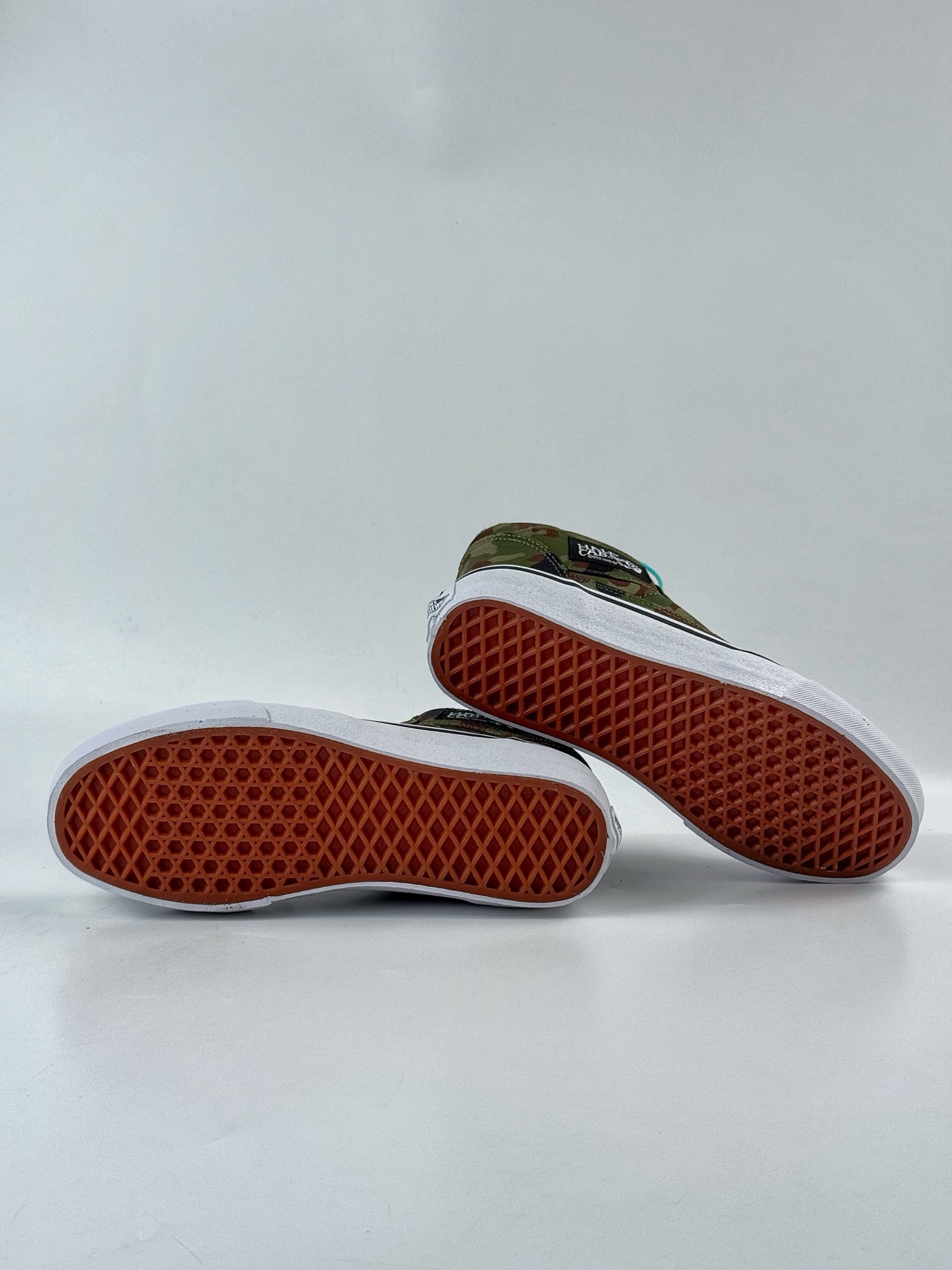 220 Vans Half Cab Victoria迷彩军绿职业滑板鞋时尚休闲 中帮 板鞋 VN000DZ3BLKYK