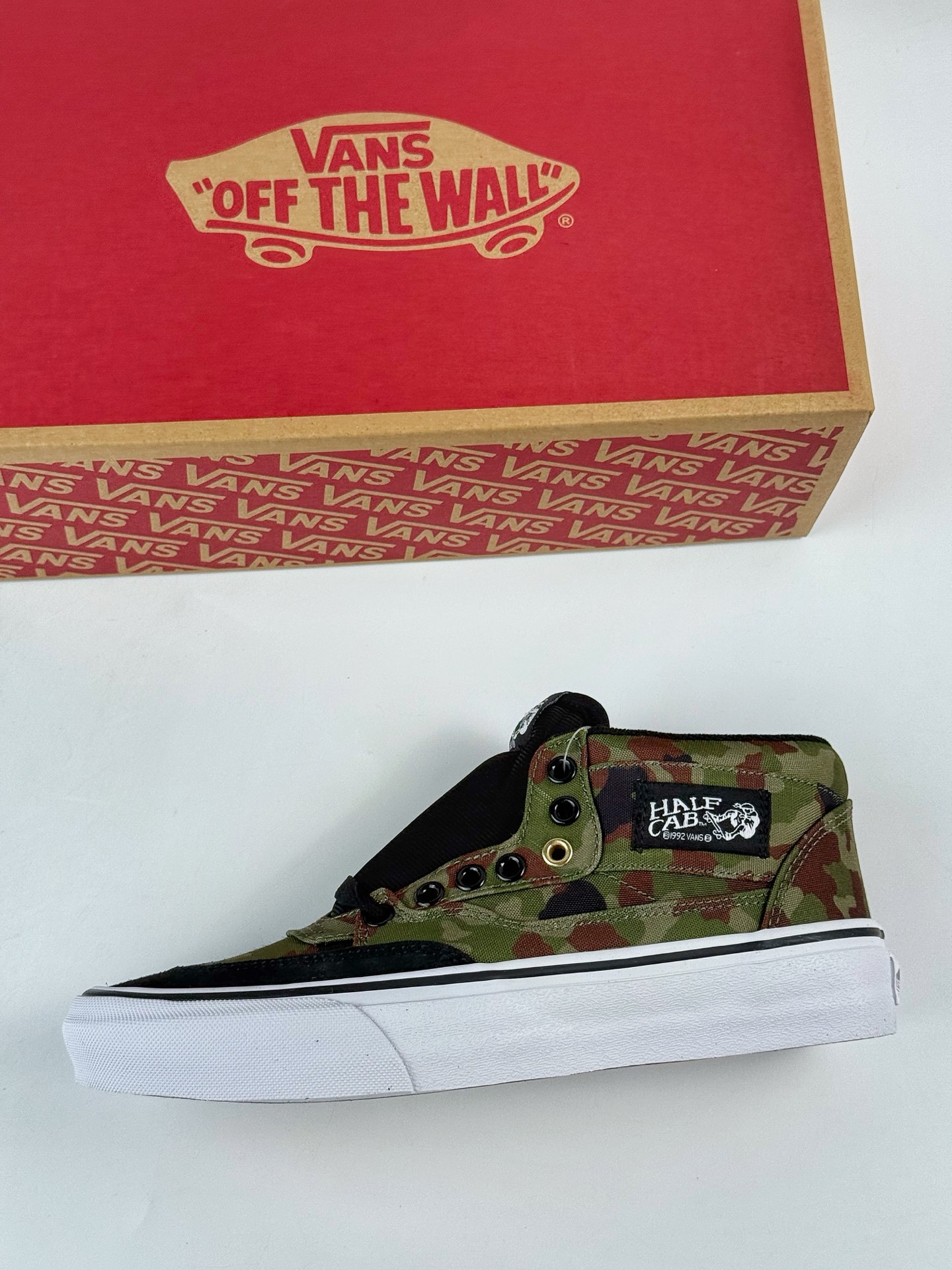 220 Vans Half Cab Victoria迷彩军绿职业滑板鞋时尚休闲 中帮 板鞋 VN000DZ3BLKYK