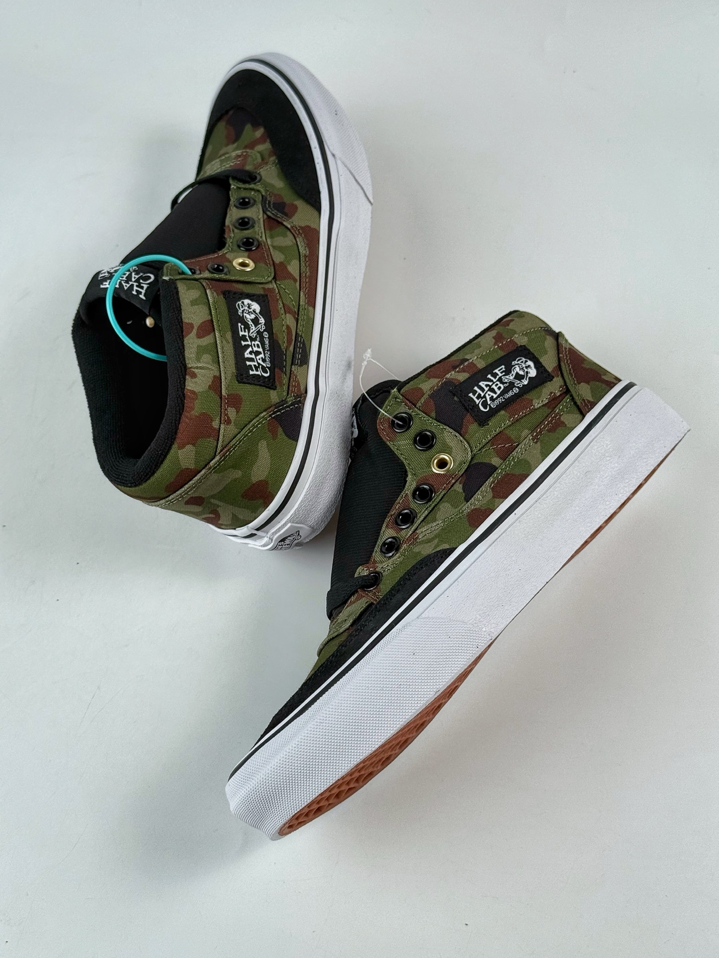 220 Vans Half Cab Victoria迷彩军绿职业滑板鞋时尚休闲 中帮 板鞋 VN000DZ3BLKYK