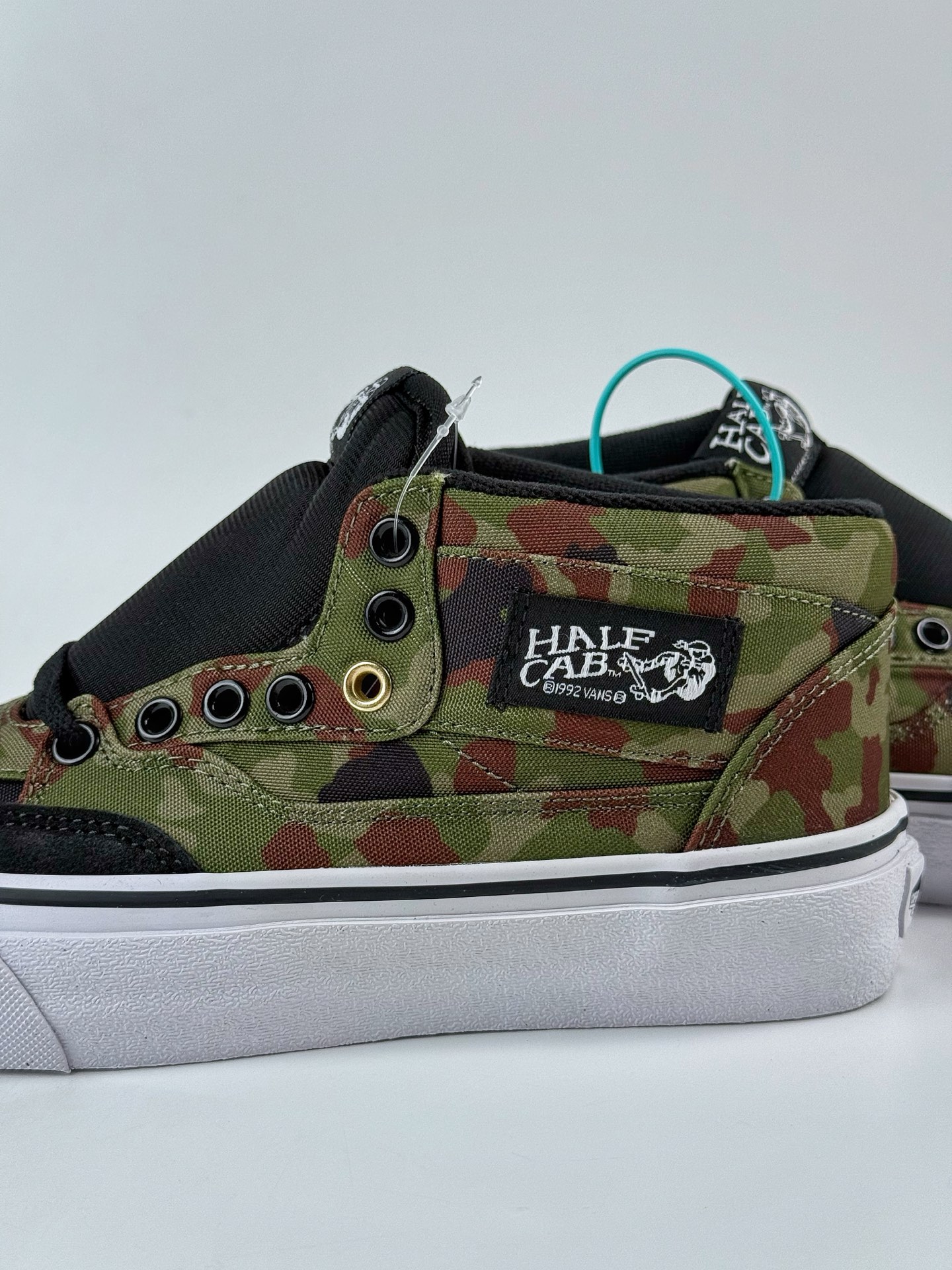 220 Vans Half Cab Victoria迷彩军绿职业滑板鞋时尚休闲 中帮 板鞋 VN000DZ3BLKYK