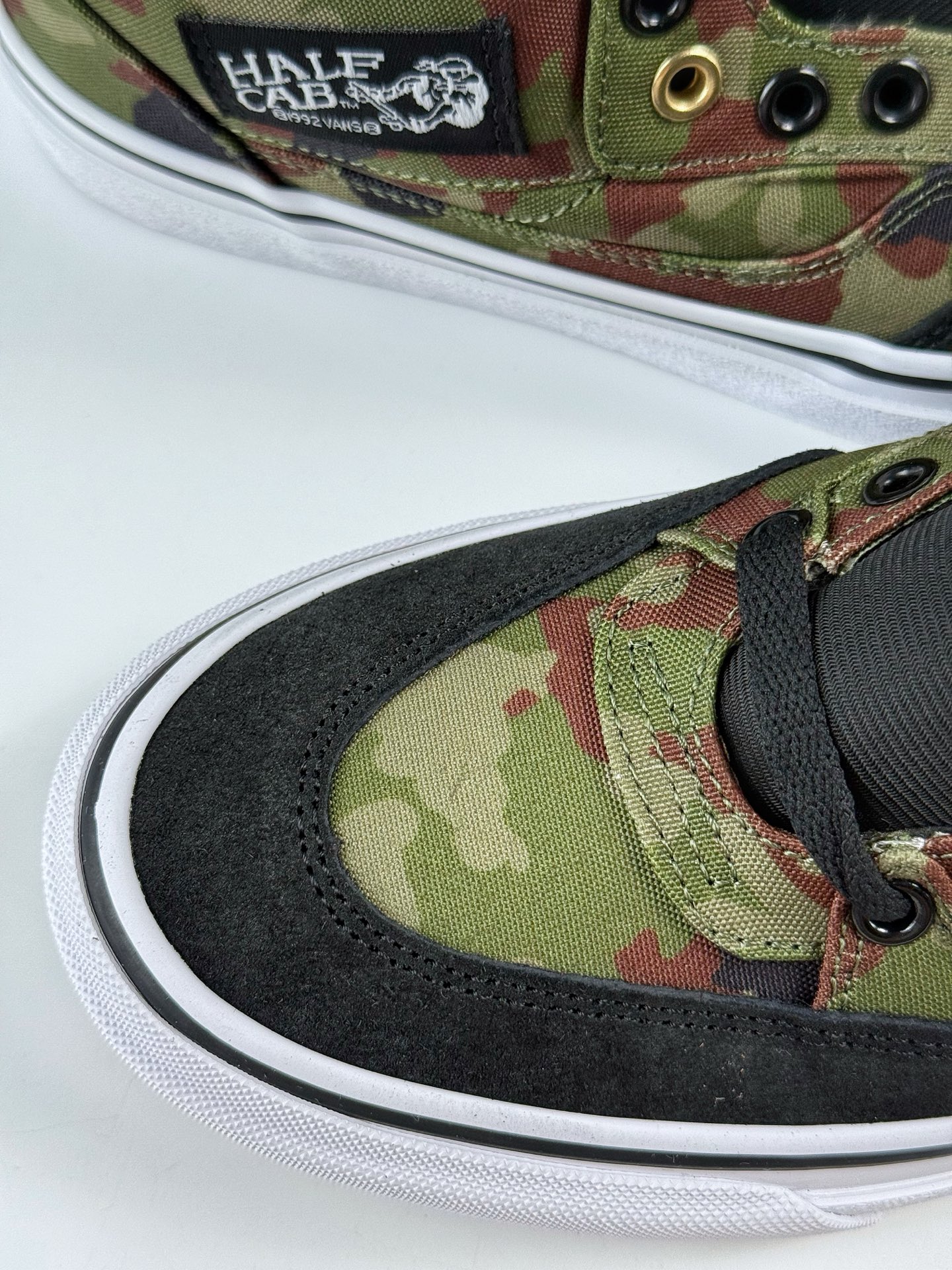 220 Vans Half Cab Victoria迷彩军绿职业滑板鞋时尚休闲 中帮 板鞋 VN000DZ3BLKYK