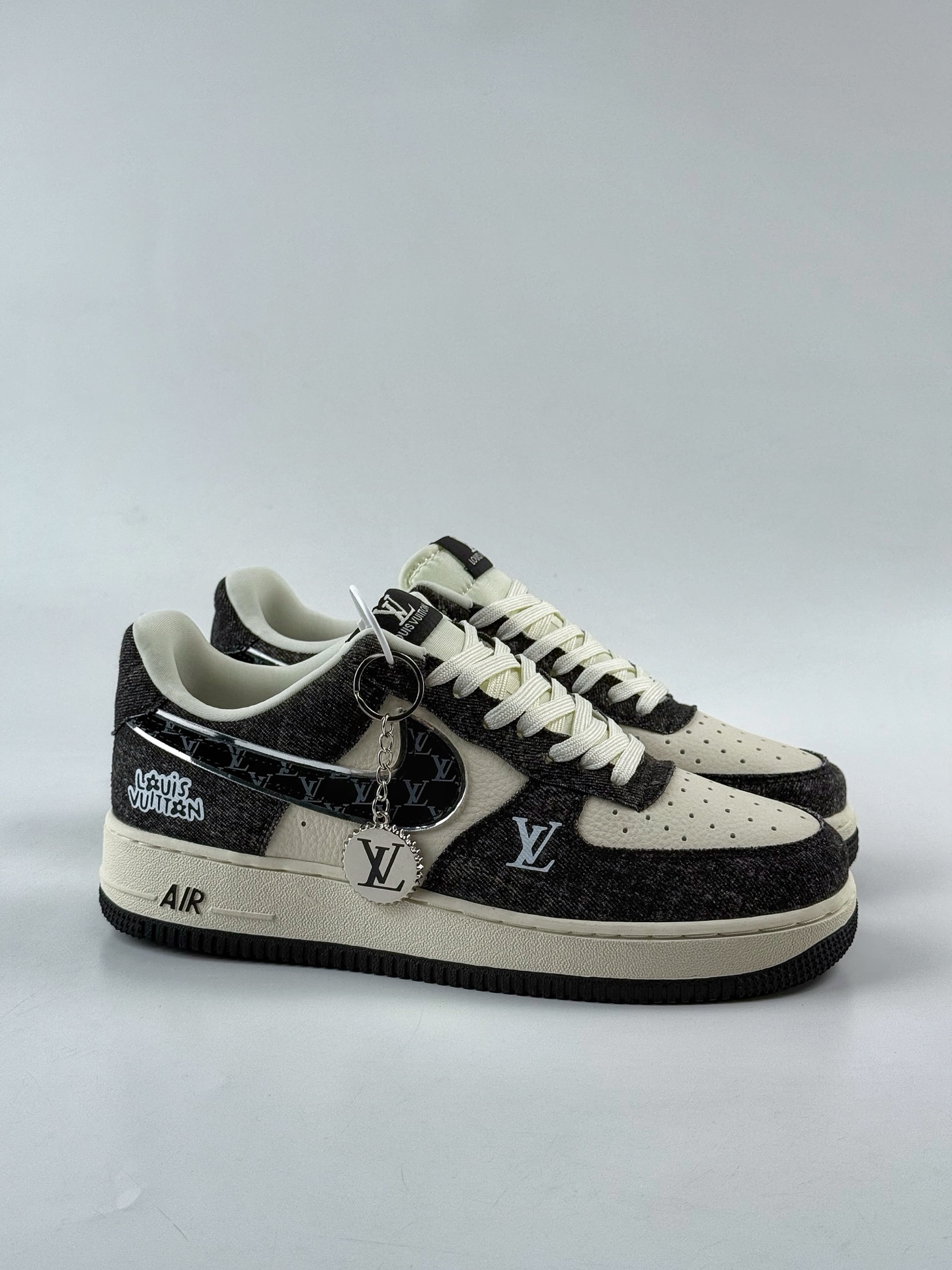 Nike Air Force 1 Low 07 x Louis Vuitton 黑白 DX1888-097-莆田鞋,莆田鞋货源,高仿鞋,高仿鞋货源,安福档口,莆田高仿鞋,莆田鞋批发,高仿鞋批发,莆田高仿运动鞋,高仿运动鞋,莆田运动鞋 Nike Air Force 1 Low 07 x Louis Vuitton 黑白 DX1888-097