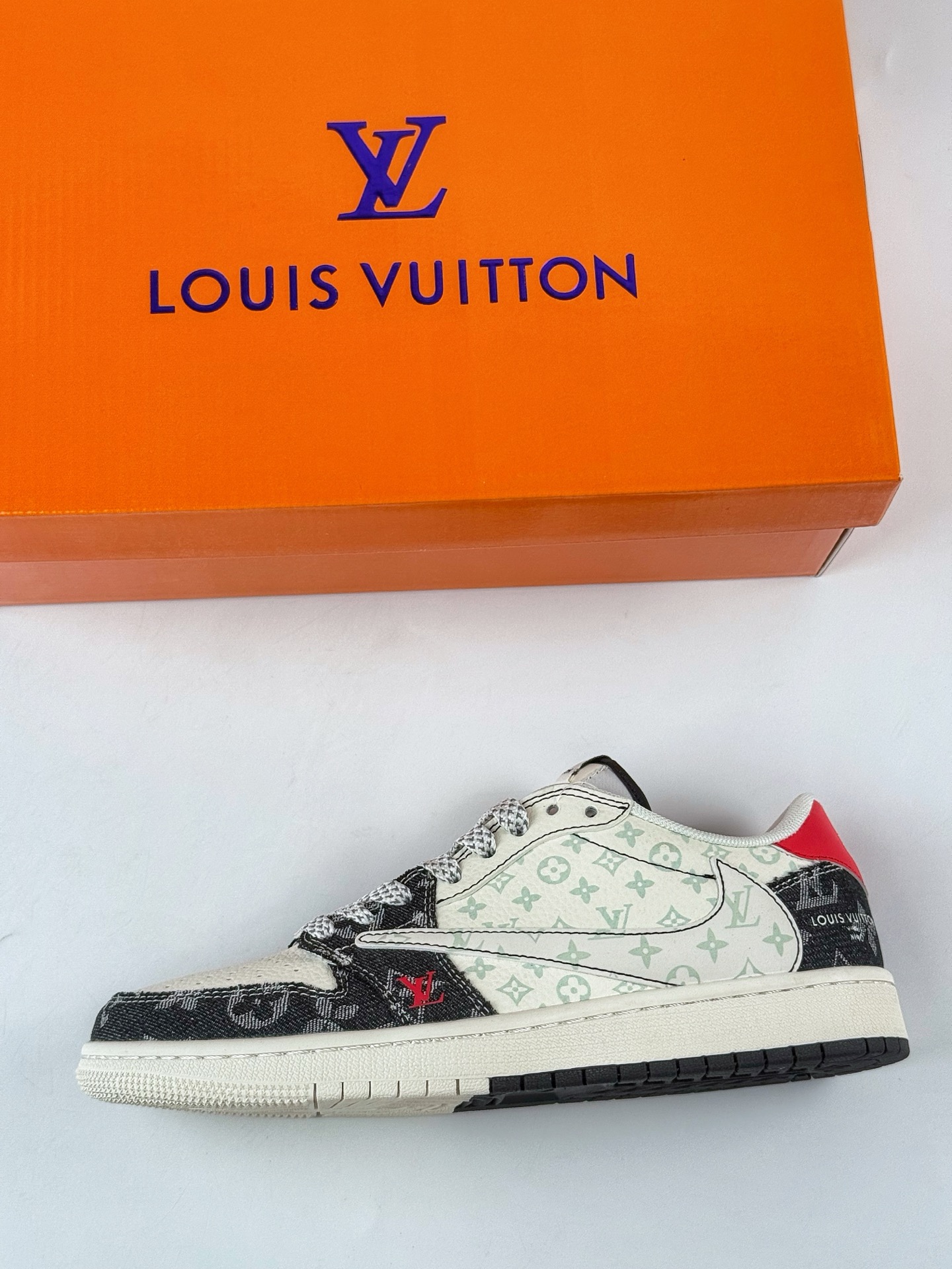 Travis Scott x Nike Air Jordan 1 Low x Louis Vuitton Air Jordan 1 Low 反转黑白牛仔满天星倒钩纯原版本 CX5050-Y28-莆田鞋,莆田鞋货源,高仿鞋,高仿鞋货源,安福档口,莆田高仿鞋,莆田鞋批发,高仿鞋批发,莆田高仿运动鞋,高仿运动鞋,莆田运动鞋 Travis Scott x Nike Air Jordan 1 Low x Louis Vuitton Air Jordan 1 Low 反转黑白牛仔满天星倒钩纯原版本 CX5050-Y28