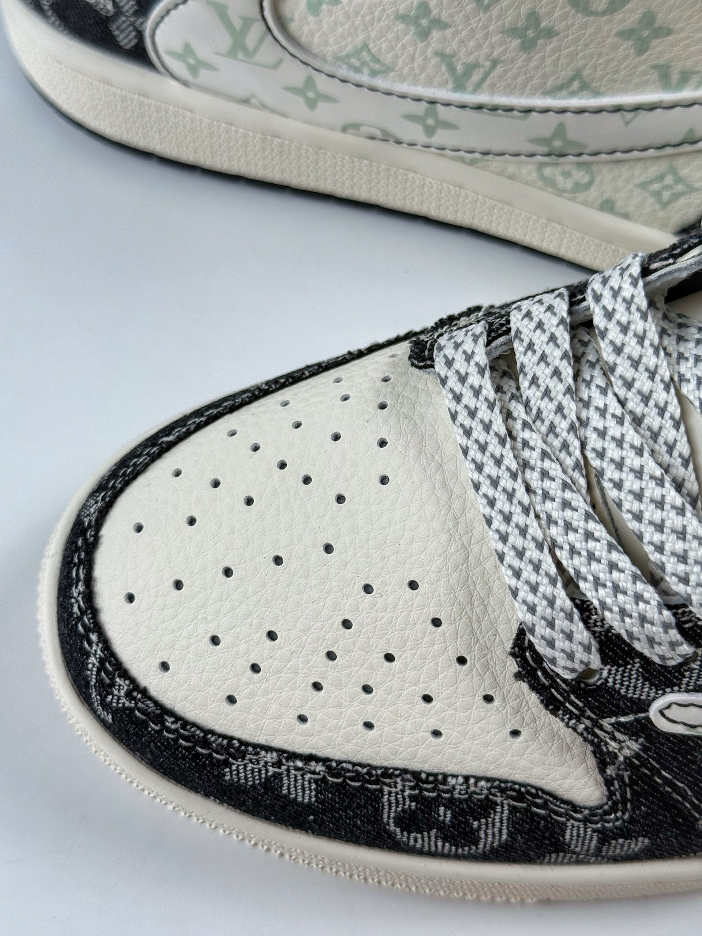 Travis Scott x Nike Air Jordan 1 Low x Louis Vuitton Air Jordan 1 Low 反转黑白牛仔满天星倒钩纯原版本 CX5050-Y28-莆田鞋,莆田鞋货源,高仿鞋,高仿鞋货源,安福档口,莆田高仿鞋,莆田鞋批发,高仿鞋批发,莆田高仿运动鞋,高仿运动鞋,莆田运动鞋 Travis Scott x Nike Air Jordan 1 Low x Louis Vuitton Air Jordan 1 Low 反转黑白牛仔满天星倒钩纯原版本 CX5050-Y28