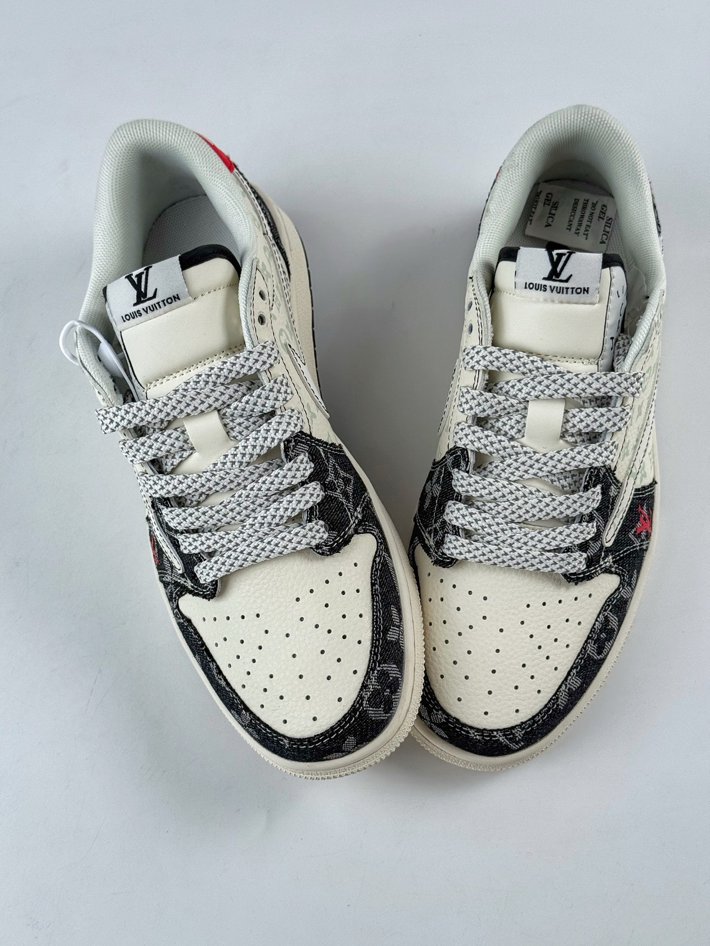 Travis Scott x Nike Air Jordan 1 Low x Louis Vuitton Air Jordan 1 Low 反转黑白牛仔满天星倒钩纯原版本 CX5050-Y28-莆田鞋,莆田鞋货源,高仿鞋,高仿鞋货源,安福档口,莆田高仿鞋,莆田鞋批发,高仿鞋批发,莆田高仿运动鞋,高仿运动鞋,莆田运动鞋 Travis Scott x Nike Air Jordan 1 Low x Louis Vuitton Air Jordan 1 Low 反转黑白牛仔满天星倒钩纯原版本 CX5050-Y28
