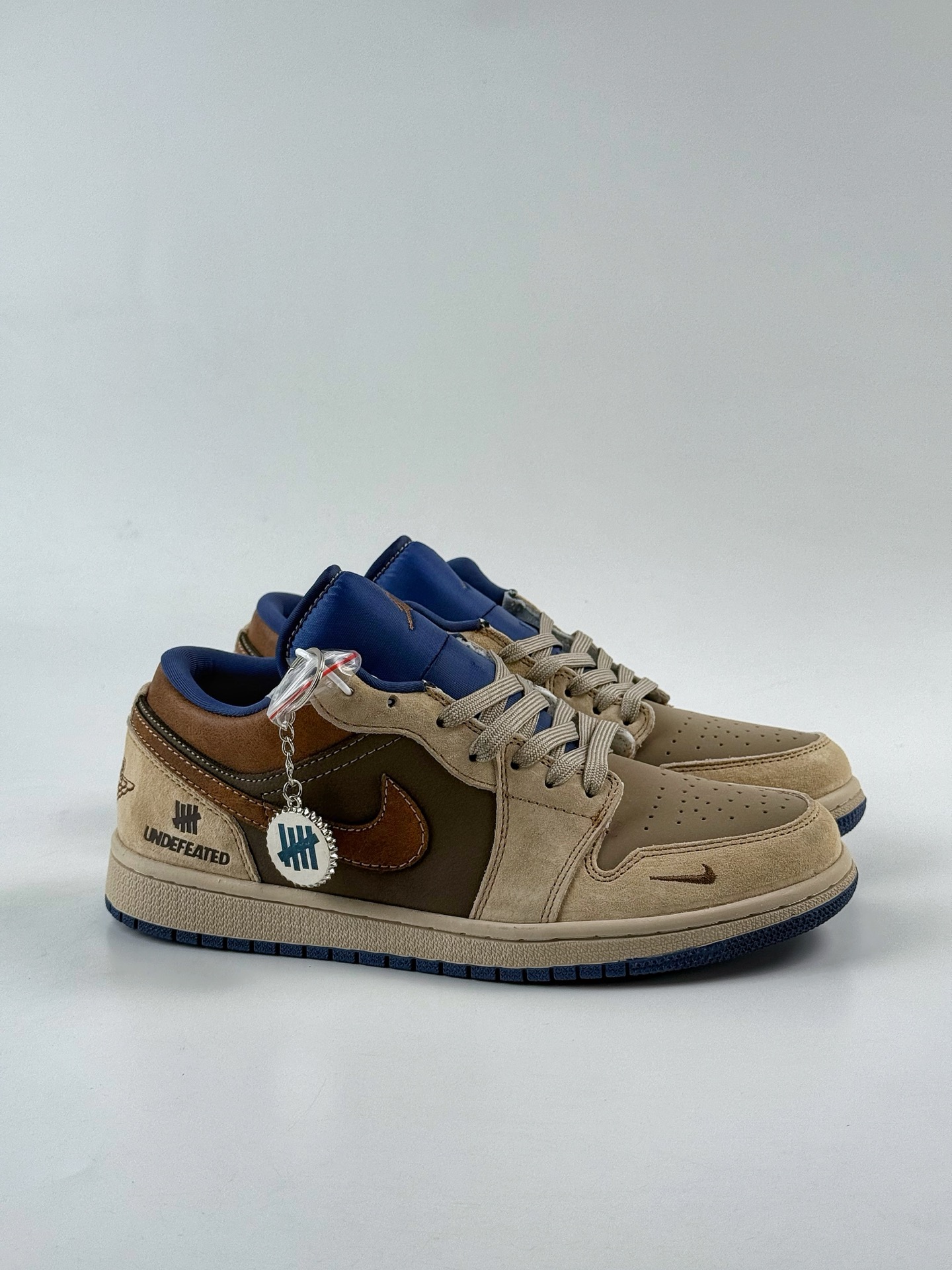 Nike Jordan Air Jordan 1 x UNDEFEATED 米粽小勾 QG1988-003-莆田鞋,莆田鞋货源,高仿鞋,高仿鞋货源,安福档口,莆田高仿鞋,莆田鞋批发,高仿鞋批发,莆田高仿运动鞋,高仿运动鞋,莆田运动鞋 Nike Jordan Air Jordan 1 x UNDEFEATED 米粽小勾 QG1988-003