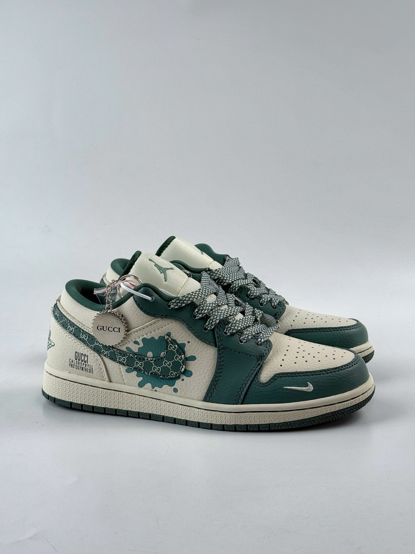 Nike Jordan Air Jordan 1 x GUCCI 绿白小勾满天星 QD1988-004-莆田鞋,莆田鞋货源,高仿鞋,高仿鞋货源,安福档口,莆田高仿鞋,莆田鞋批发,高仿鞋批发,莆田高仿运动鞋,高仿运动鞋,莆田运动鞋 Nike Jordan Air Jordan 1 x GUCCI 绿白小勾满天星 QD1988-004