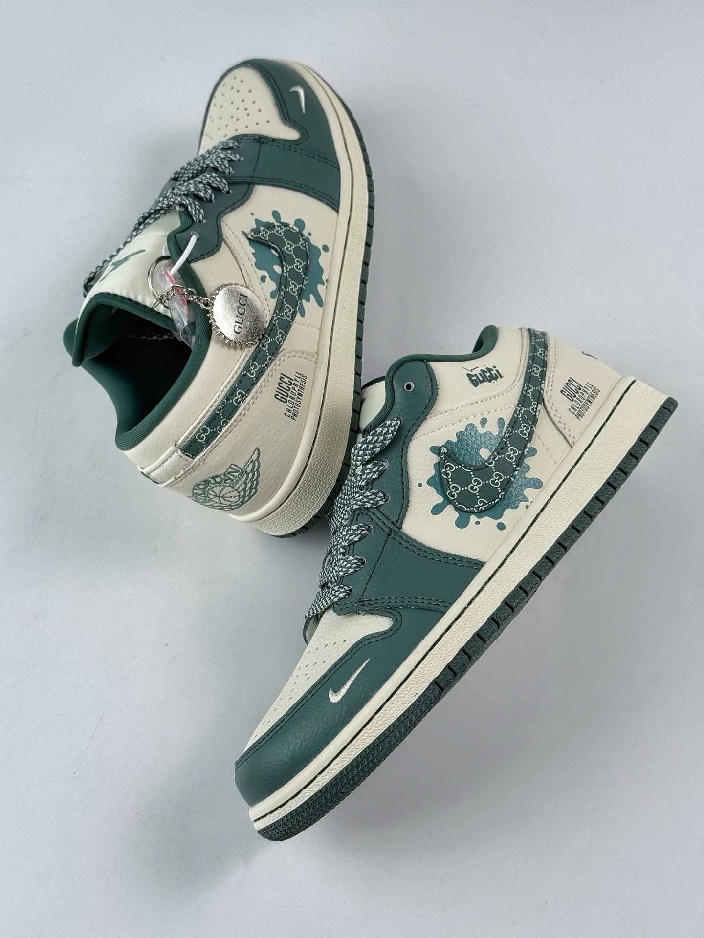 Nike Jordan Air Jordan 1 x GUCCI 绿白小勾满天星 QD1988-004-莆田鞋,莆田鞋货源,高仿鞋,高仿鞋货源,安福档口,莆田高仿鞋,莆田鞋批发,高仿鞋批发,莆田高仿运动鞋,高仿运动鞋,莆田运动鞋 Nike Jordan Air Jordan 1 x GUCCI 绿白小勾满天星 QD1988-004
