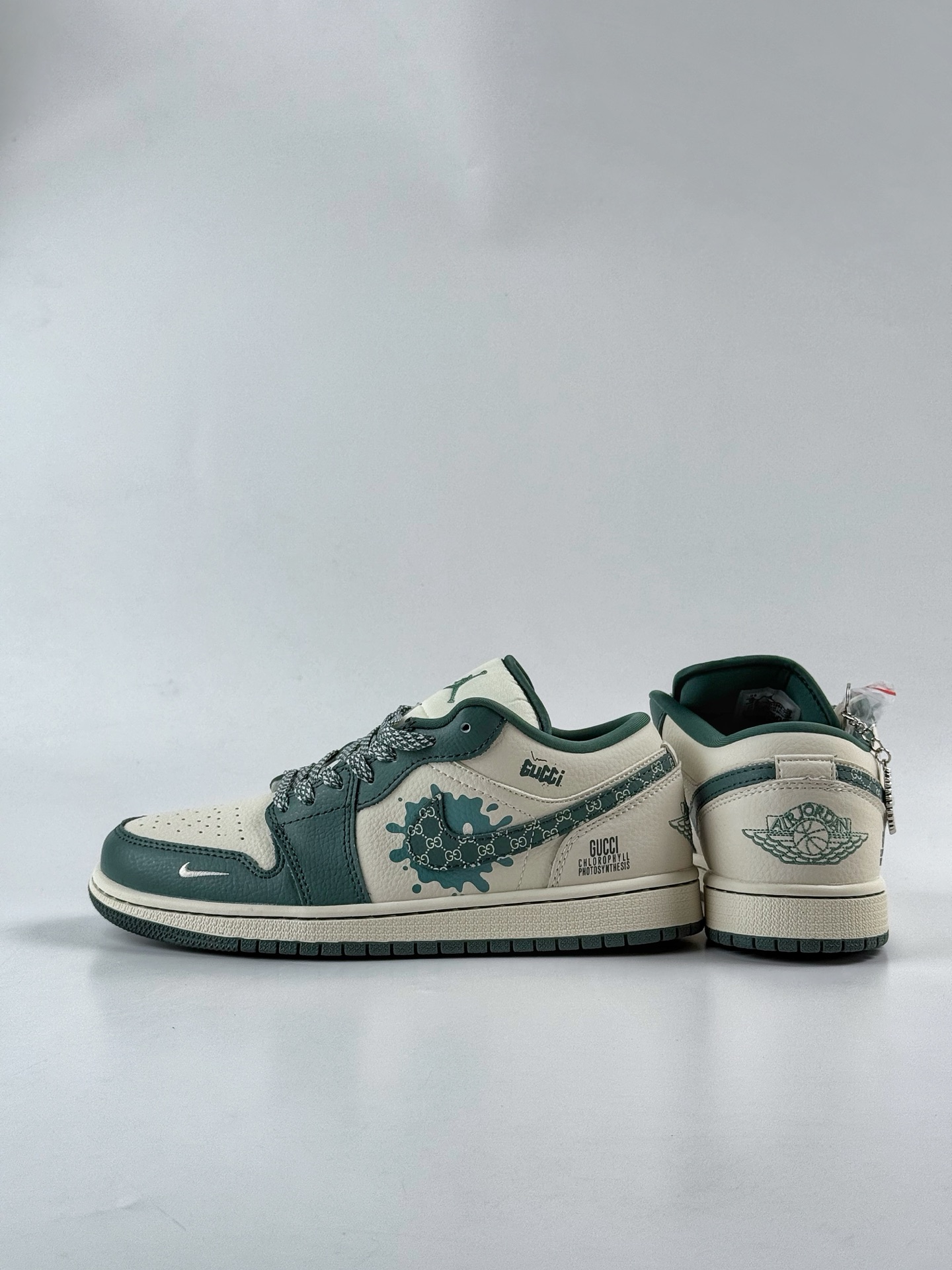 Nike Jordan Air Jordan 1 x GUCCI 绿白小勾满天星 QD1988-004-莆田鞋,莆田鞋货源,高仿鞋,高仿鞋货源,安福档口,莆田高仿鞋,莆田鞋批发,高仿鞋批发,莆田高仿运动鞋,高仿运动鞋,莆田运动鞋 Nike Jordan Air Jordan 1 x GUCCI 绿白小勾满天星 QD1988-004