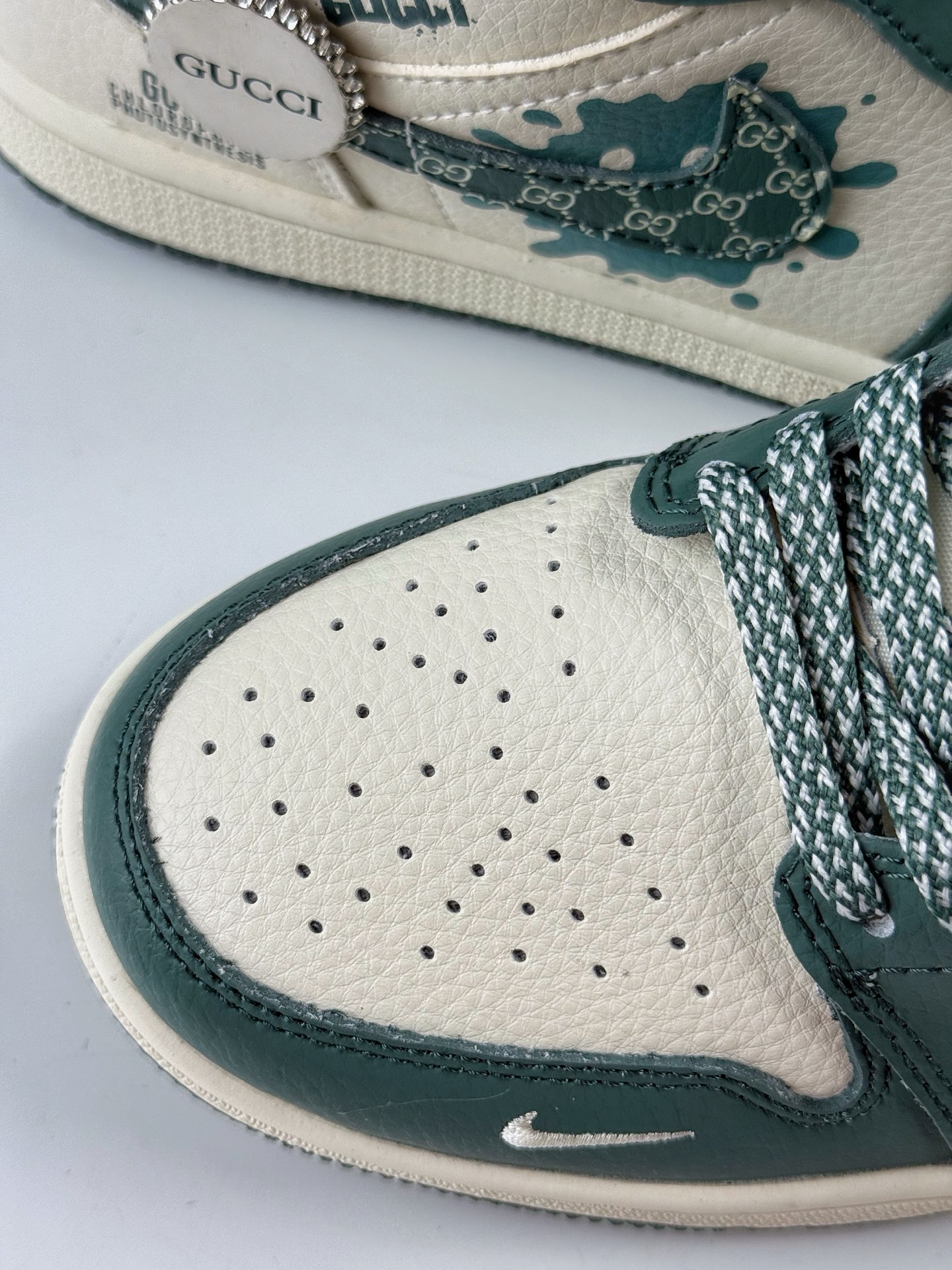 Nike Jordan Air Jordan 1 x GUCCI 绿白小勾满天星 QD1988-004-莆田鞋,莆田鞋货源,高仿鞋,高仿鞋货源,安福档口,莆田高仿鞋,莆田鞋批发,高仿鞋批发,莆田高仿运动鞋,高仿运动鞋,莆田运动鞋 Nike Jordan Air Jordan 1 x GUCCI 绿白小勾满天星 QD1988-004