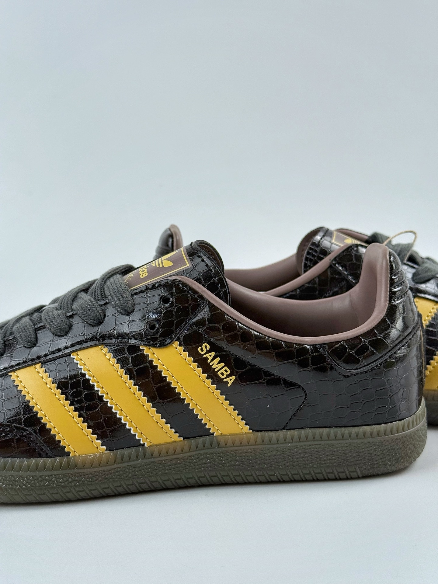 Adidas三叶草SAMBA 黑黄 休闲板鞋 KI6280